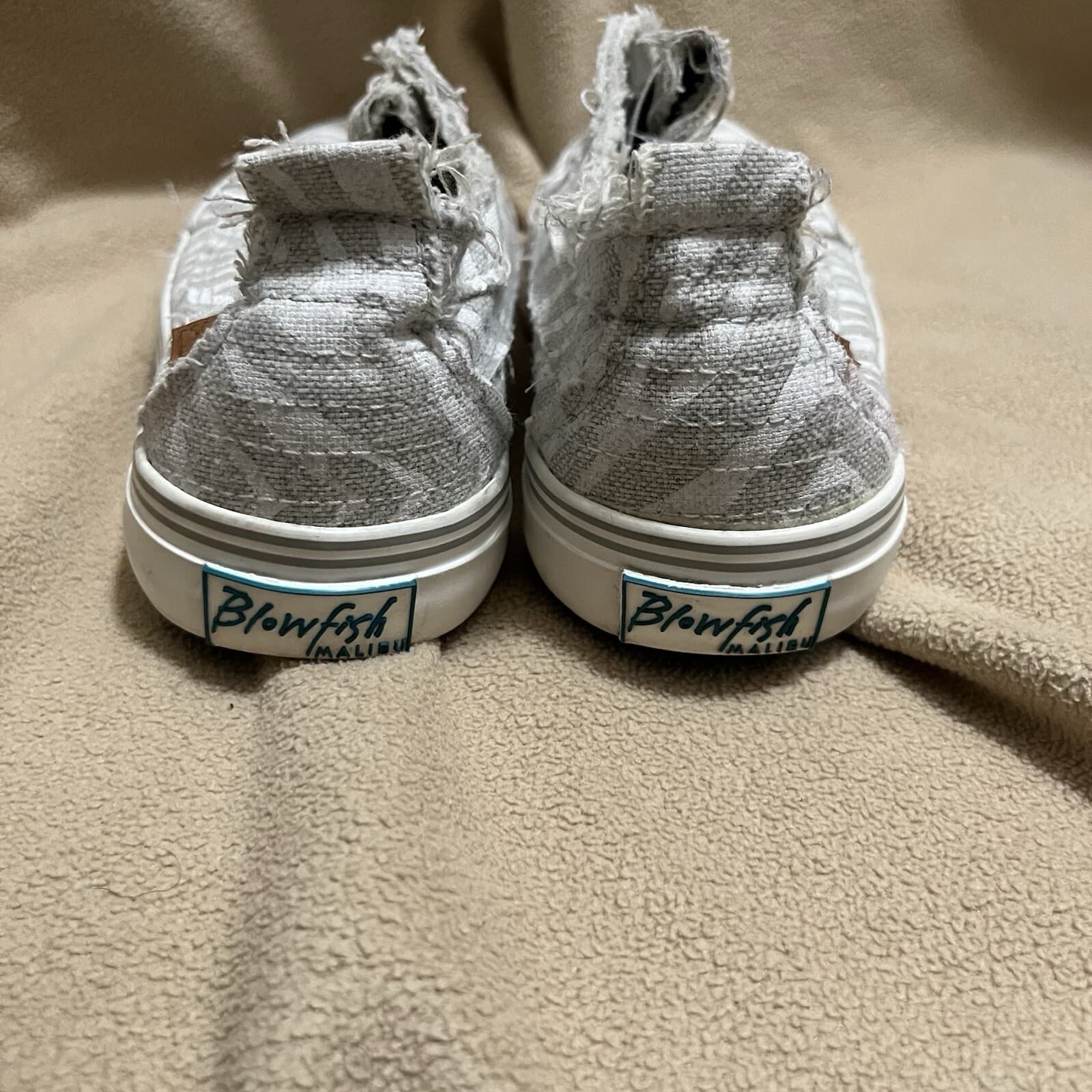 Blowfish Malibu Play Off White Zebra Print Linen Woman’s Slip On Sneakers Sz 8.5 - Thumbnail 3