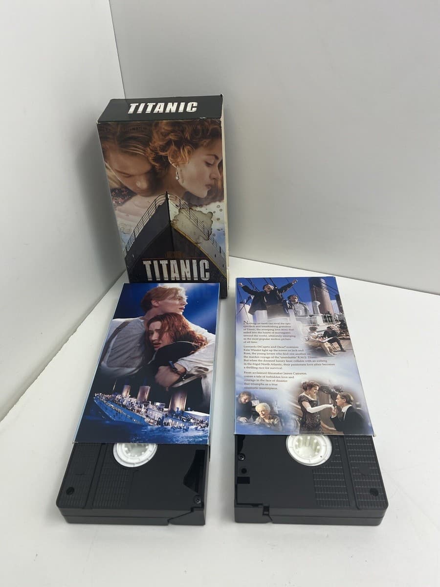 Titanic [VHS] - Thumbnail 3