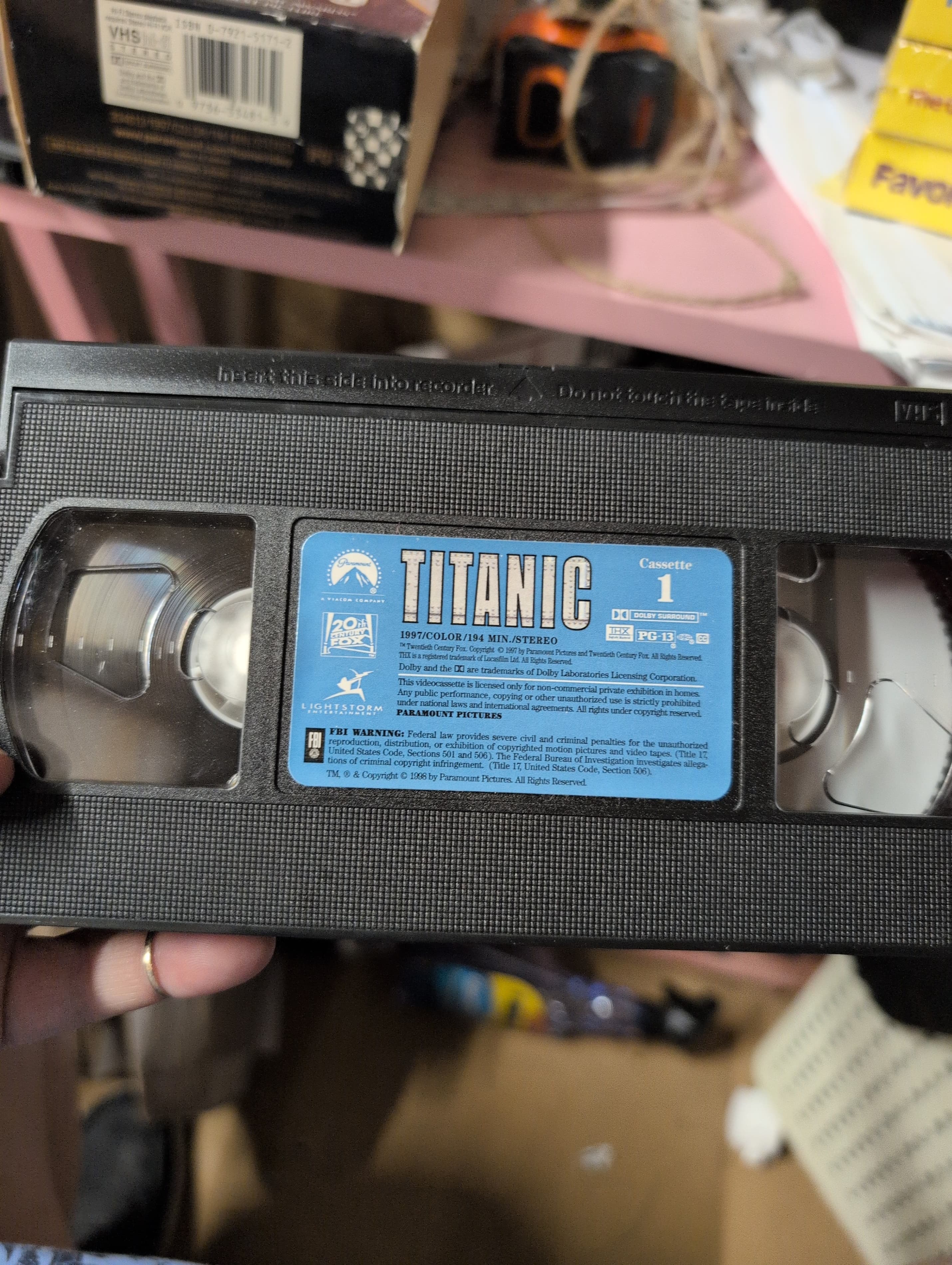 Titanic [VHS] - Thumbnail 10