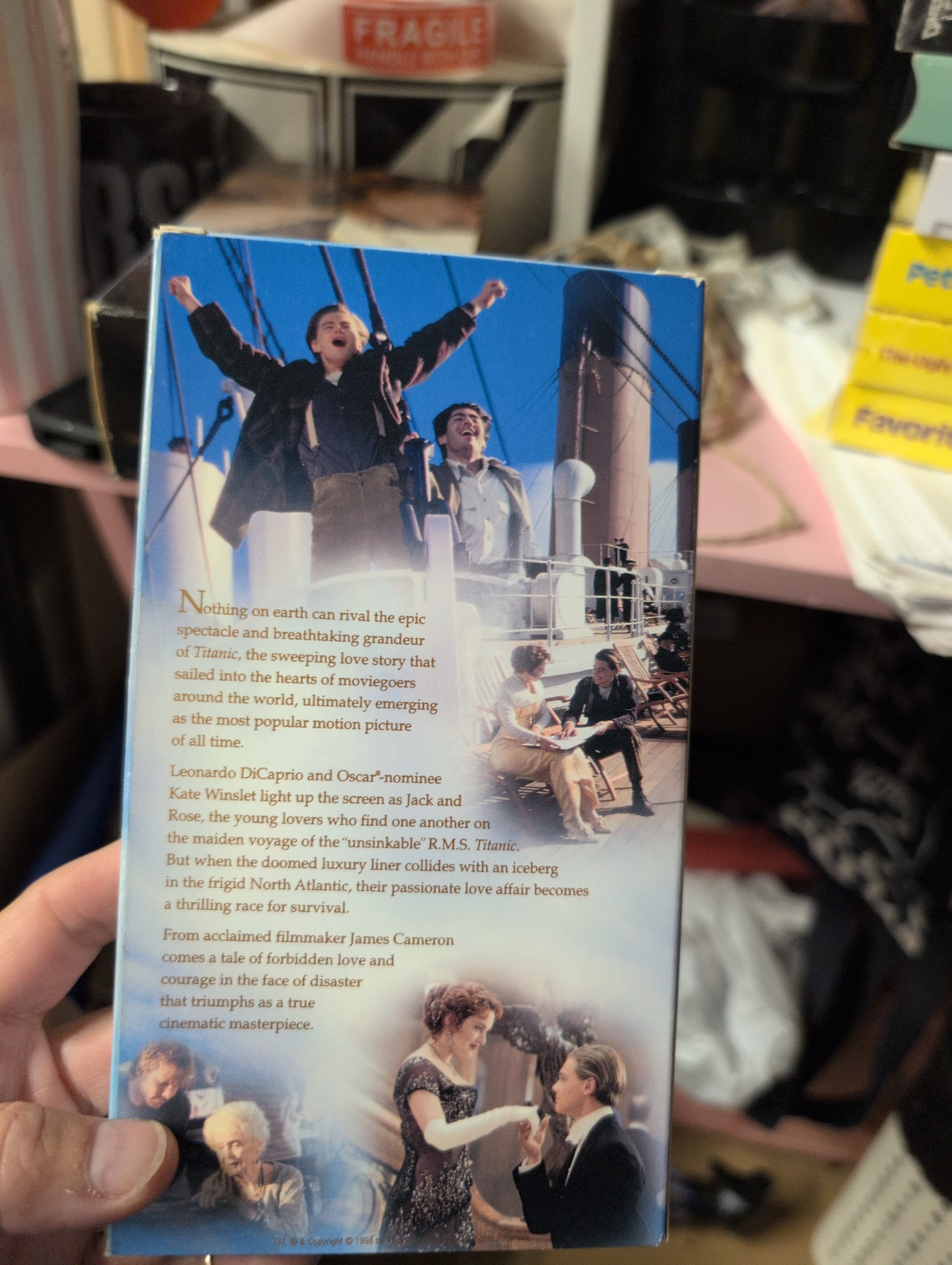 Titanic [VHS] - Thumbnail 12