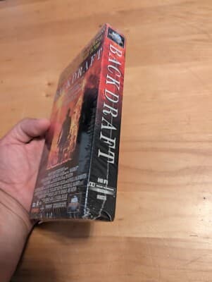 Backdraft [VHS] - Thumbnail 4