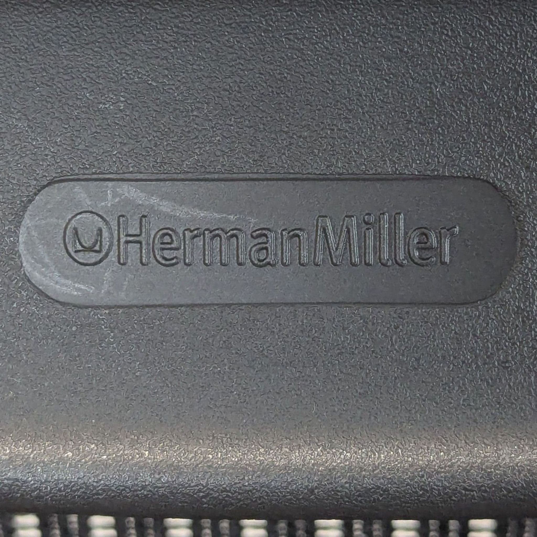 Herman Miller Aeron Black Mesh Cantilever Guest Chair - Thumbnail 4