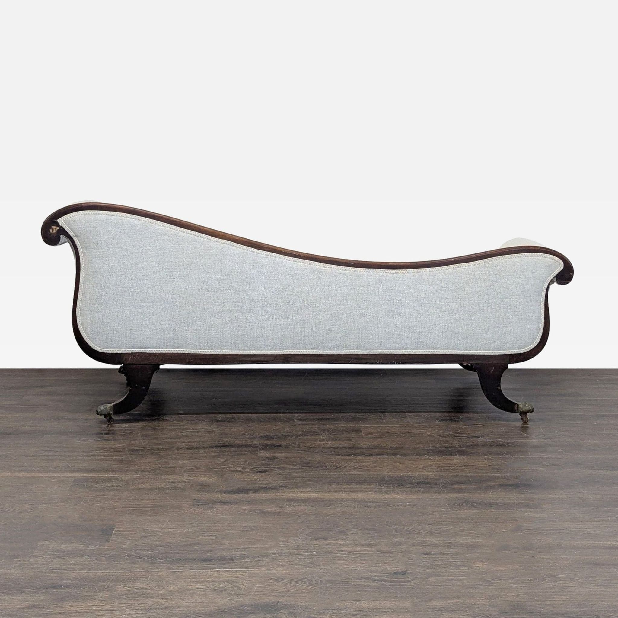 19th Century American Empire Mahogany Fainting Couch - Thumbnail 4