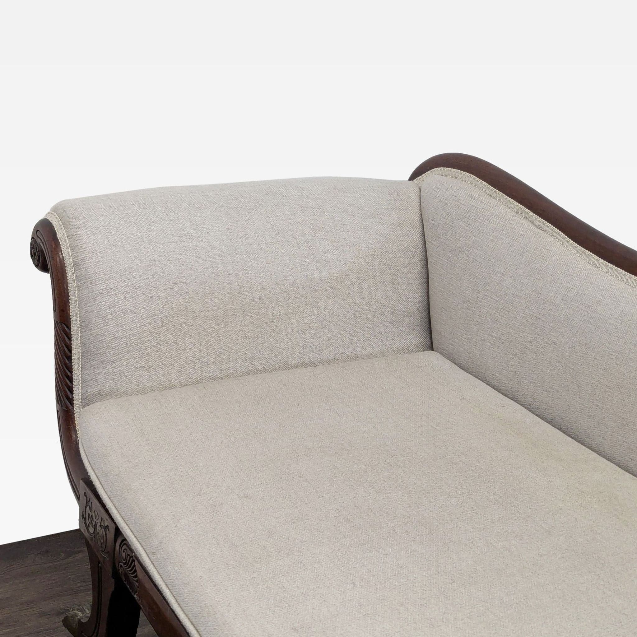 19th Century American Empire Mahogany Fainting Couch - Thumbnail 5