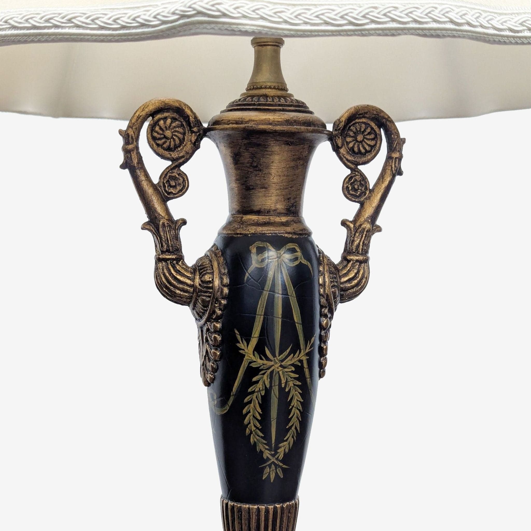 Chelsea House French Neoclassical Table Lamp with Shade - Thumbnail 5