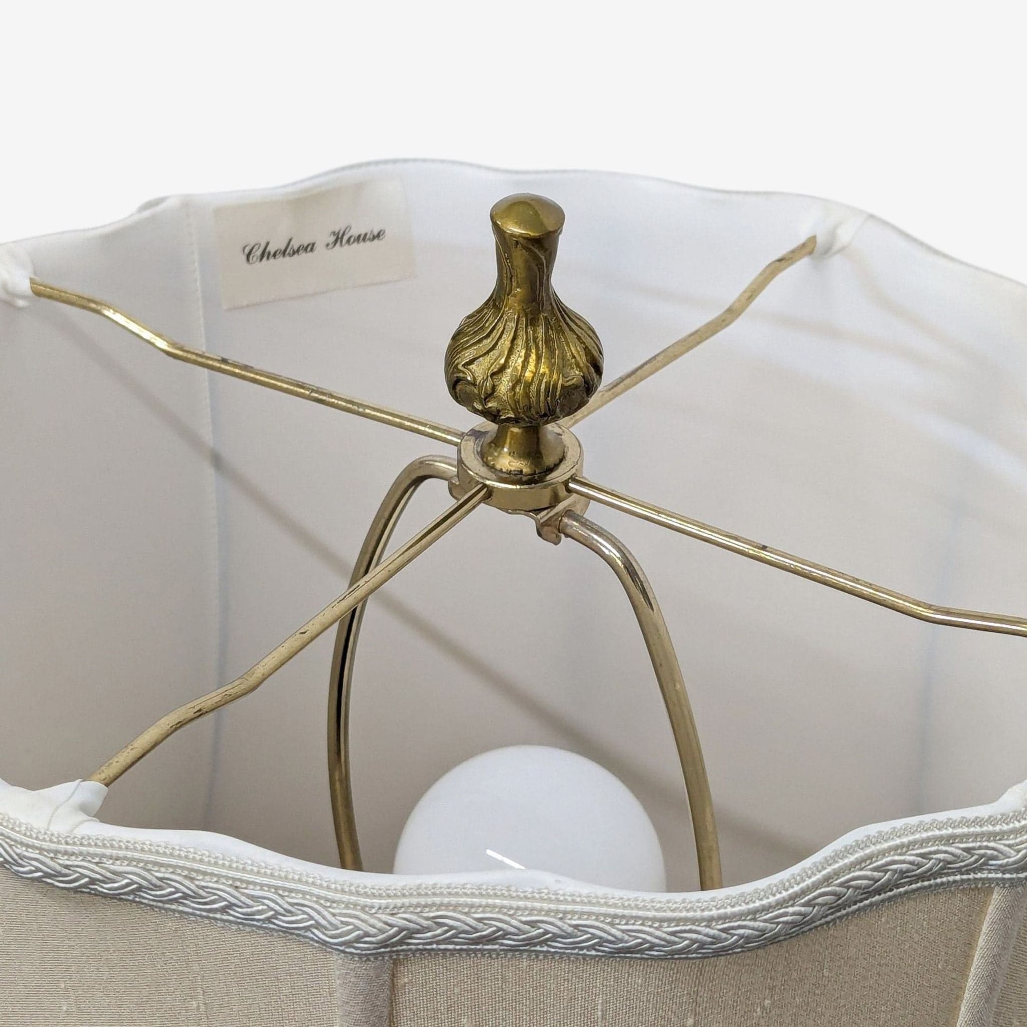 Chelsea House French Neoclassical Table Lamp with Shade - Thumbnail 2