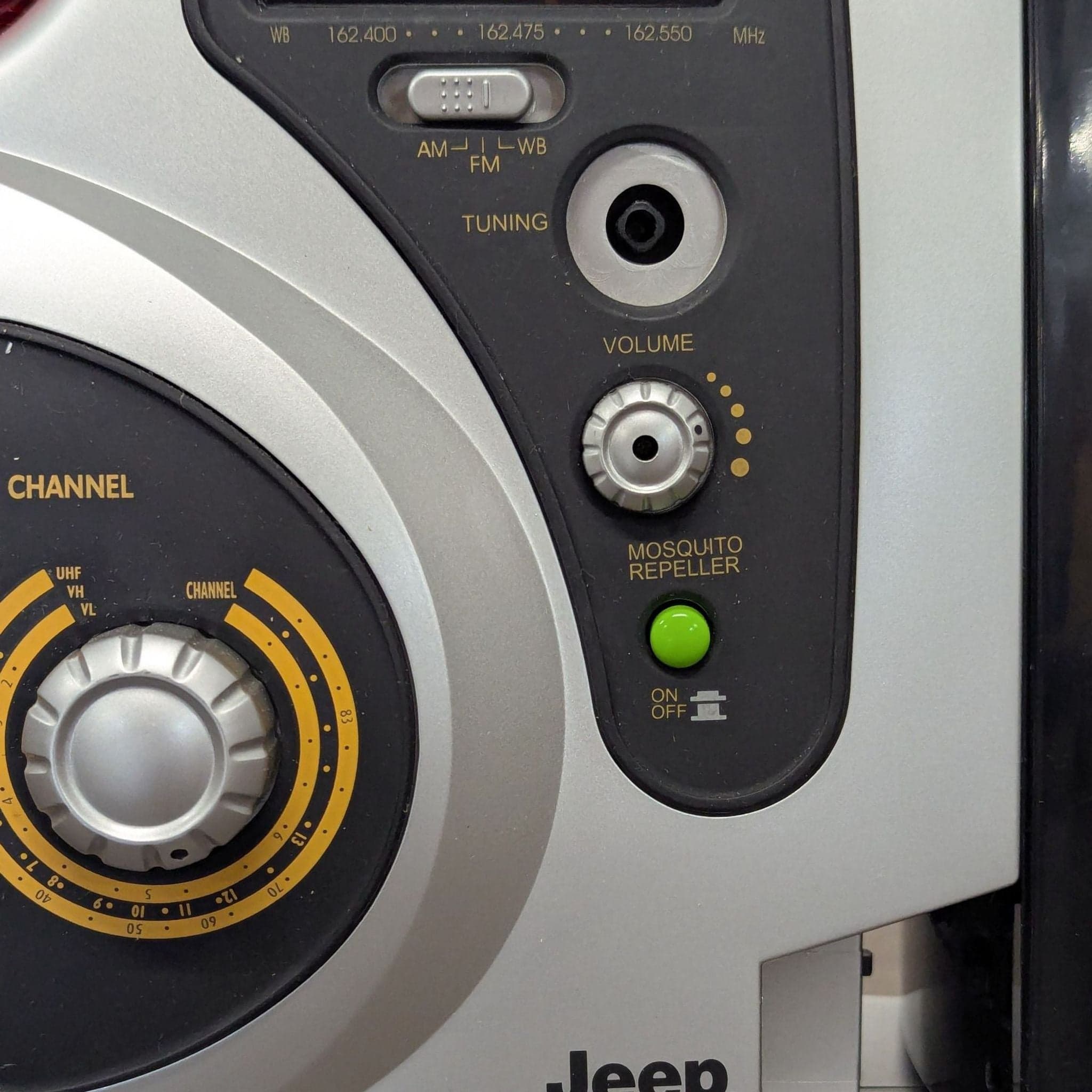 Jeep Multi-Function Emergency Radio, Lantern, and TV Portable Tool - Thumbnail 6