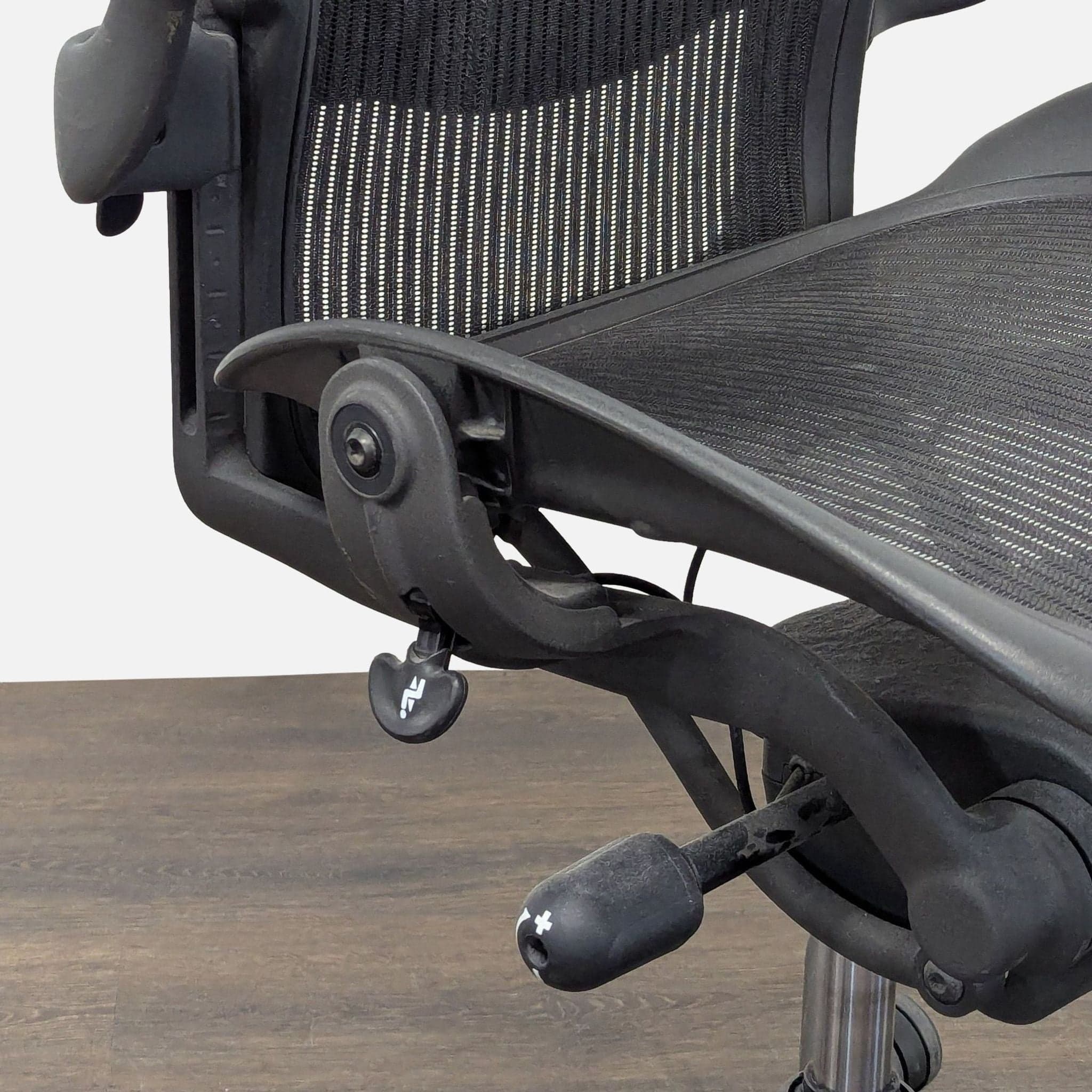 Herman Miller Aeron Size B Ergonomic Office Chair - Adjustable, Black Mesh - Thumbnail 4