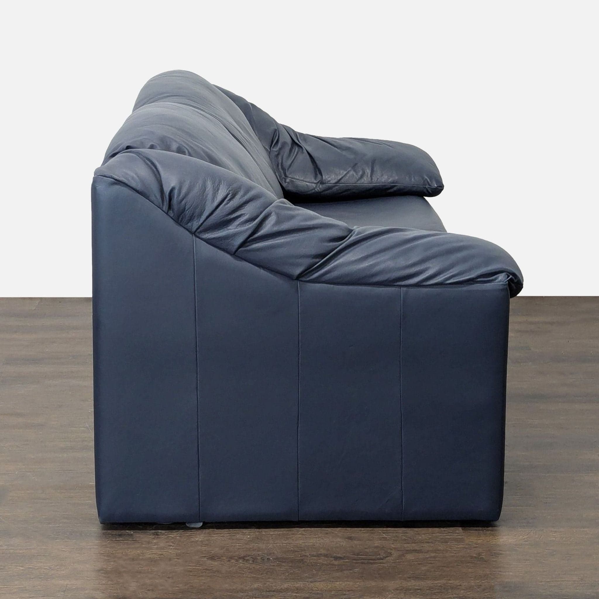 Krause's Blue Leather Sleeper Sofa with Pull-Out Mattress - Thumbnail 4