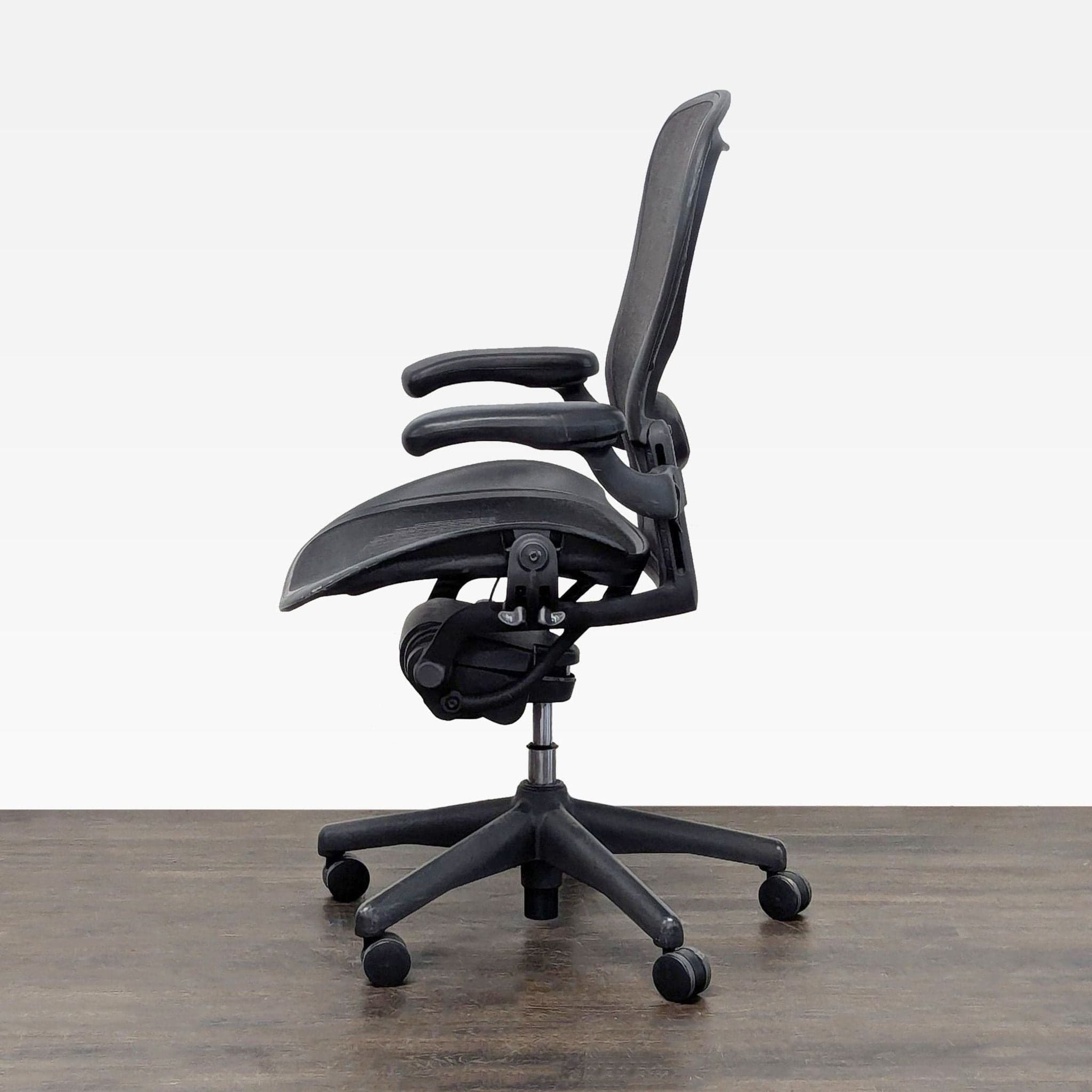 Herman Miller Aeron Size C Ergonomic Office Chair - Adjustable, Black Mesh - Thumbnail 3