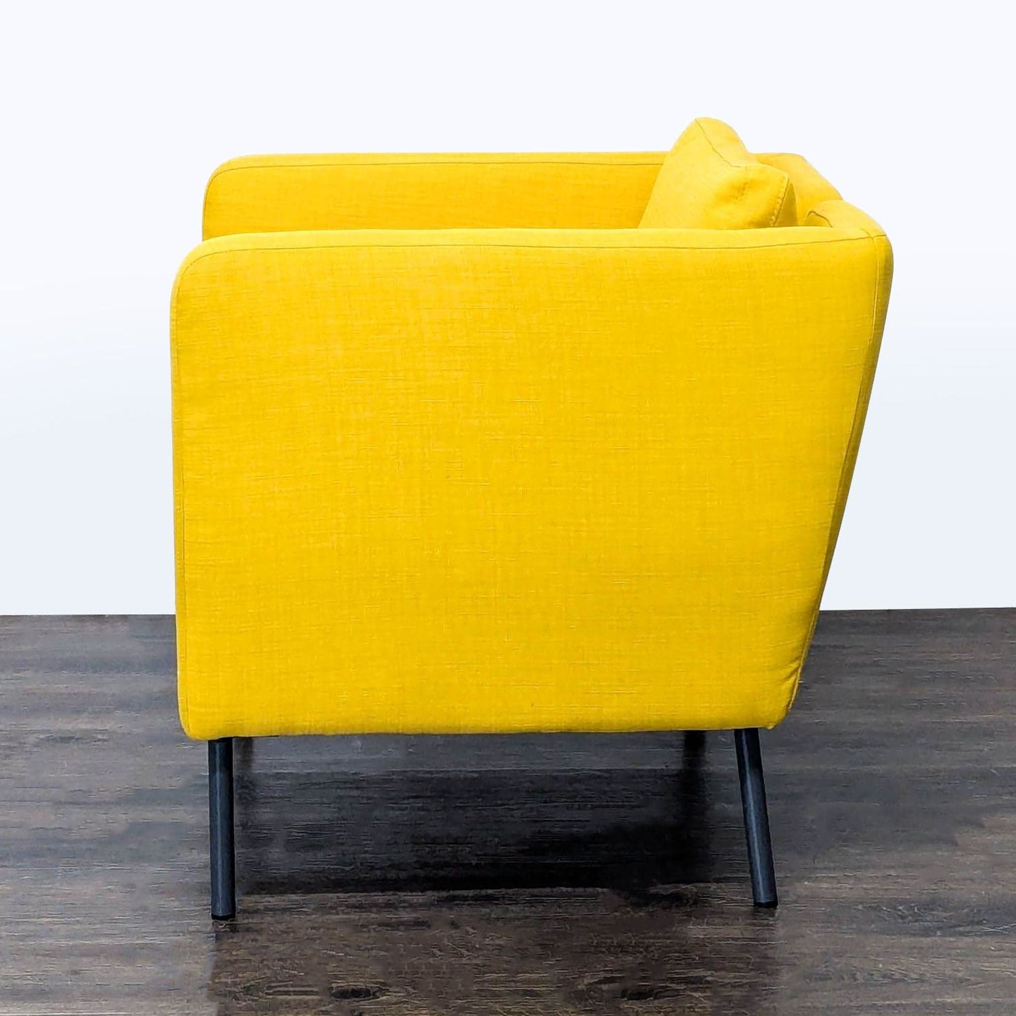 Ikea EKERÖ Modern Yellow Lounge Armchair – Comfortable and Stylish - Thumbnail 4