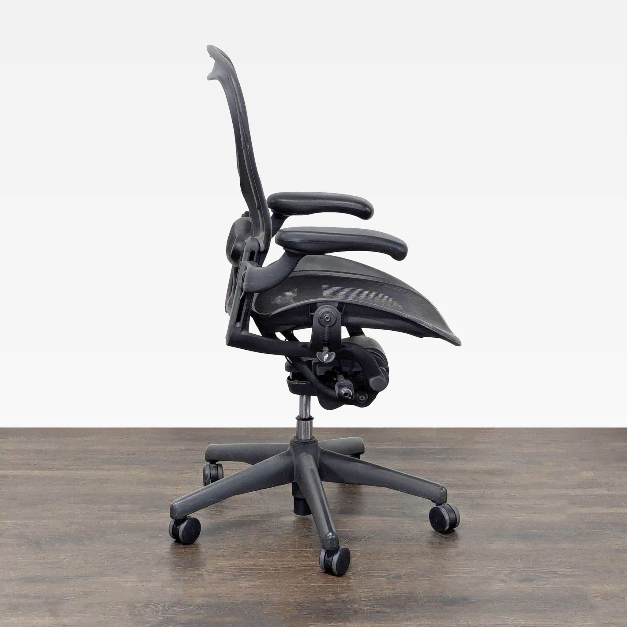Herman Miller Aeron Size C Ergonomic Office Chair - Adjustable, Black Mesh - Thumbnail 2