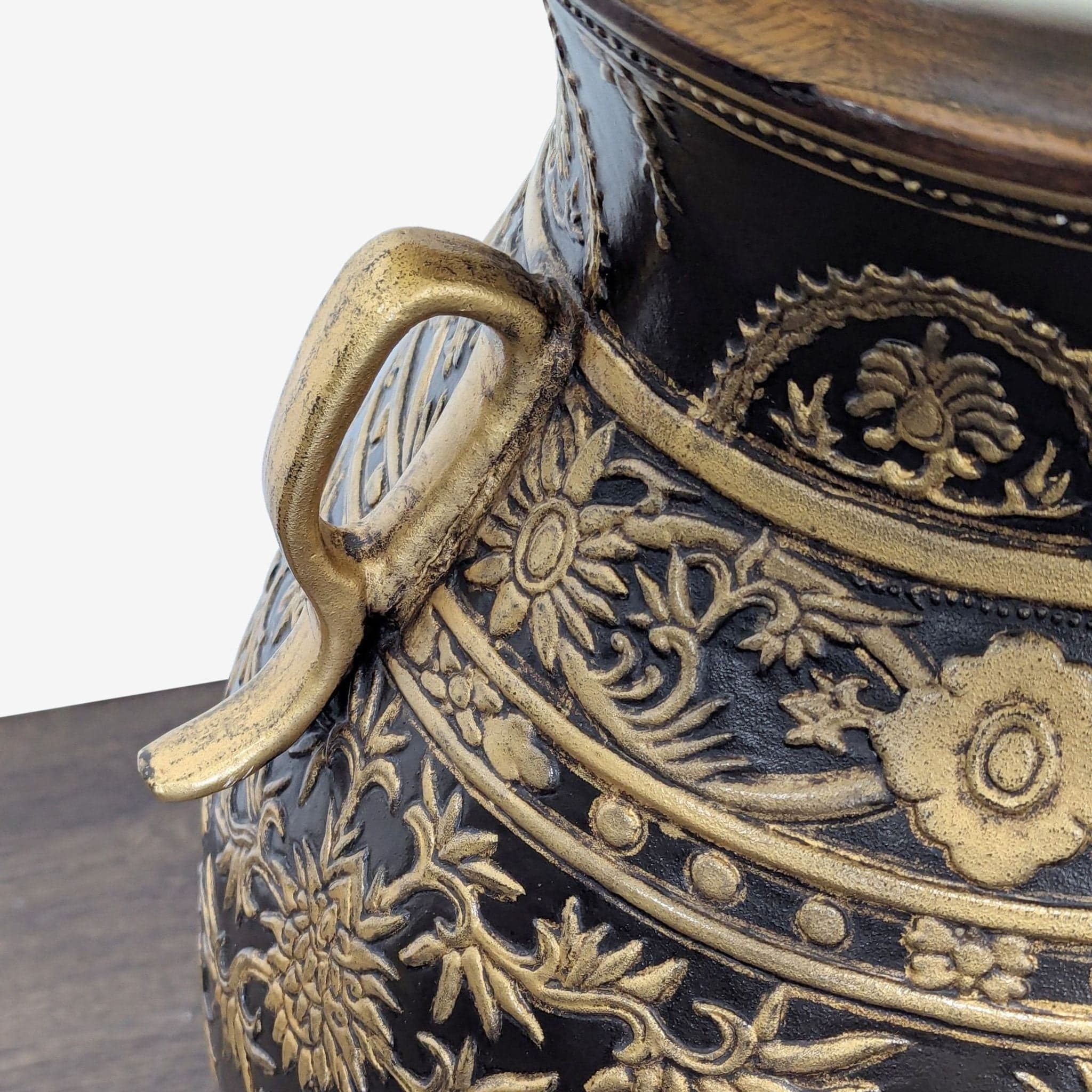 Elegant Black and Gold Floral Table Lamp with Classic Shade - Thumbnail 3