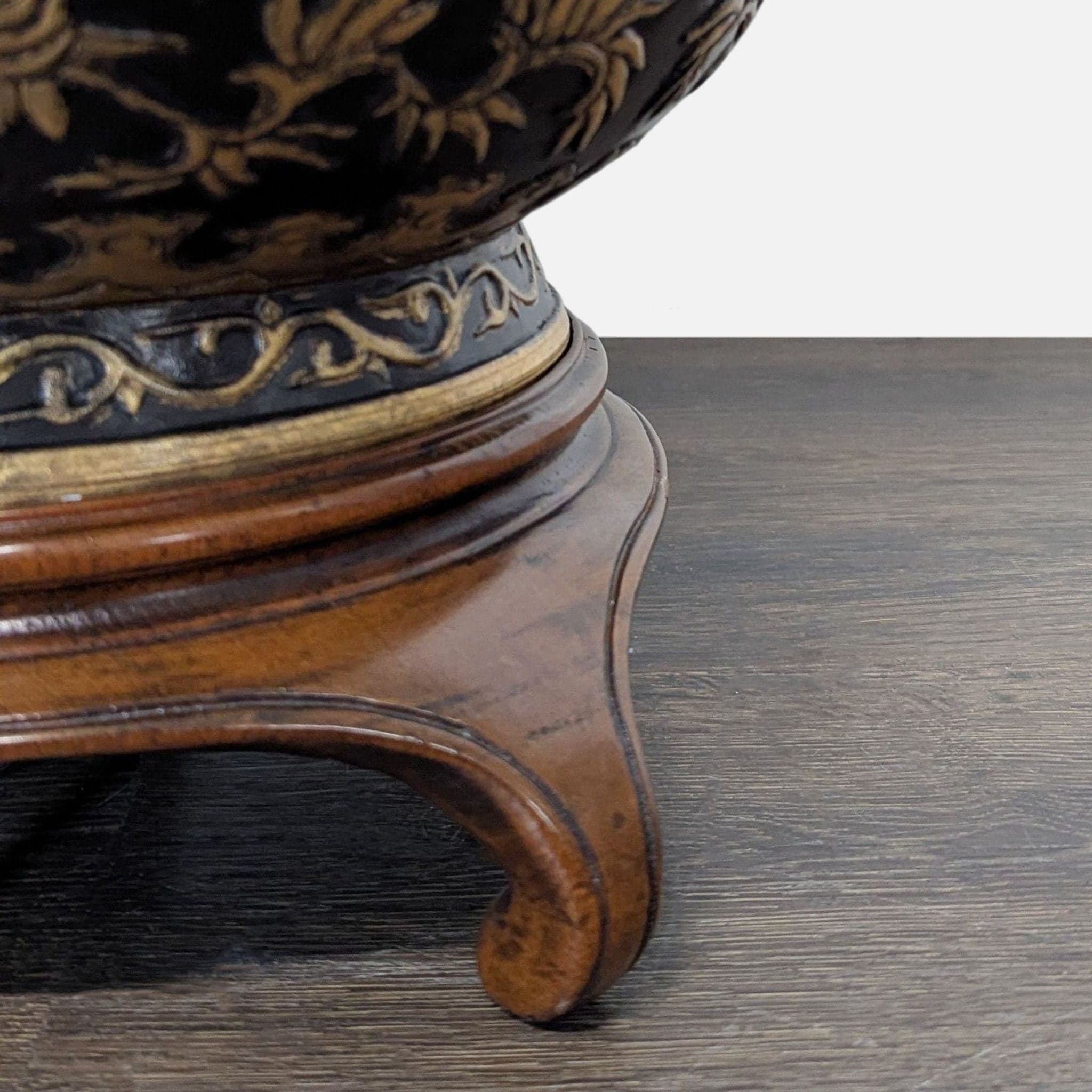 Elegant Black and Gold Floral Table Lamp with Classic Shade - Thumbnail 7