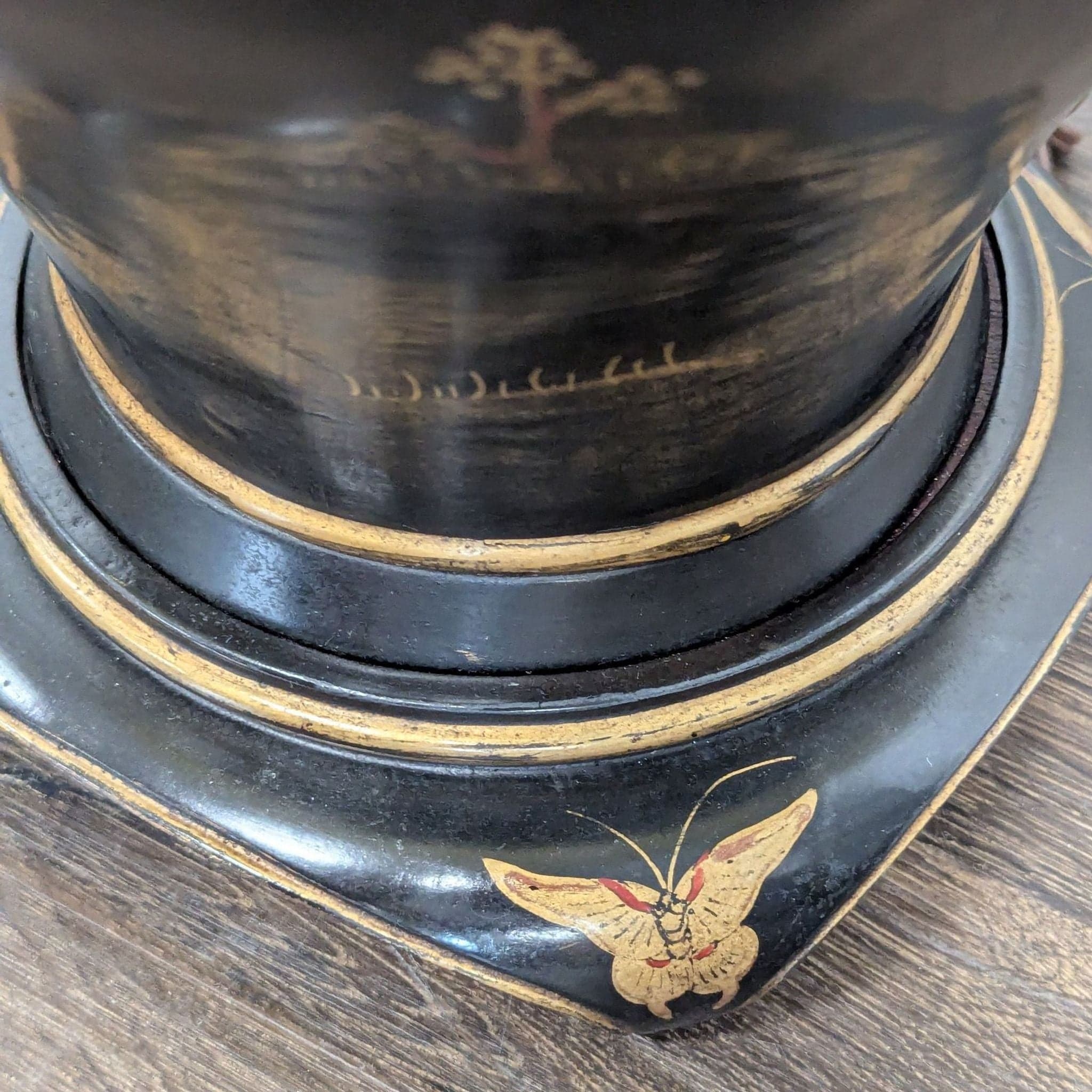Chinoiserie Style Black Lacquer Table Lamp with Gilt Decoration - Thumbnail 6