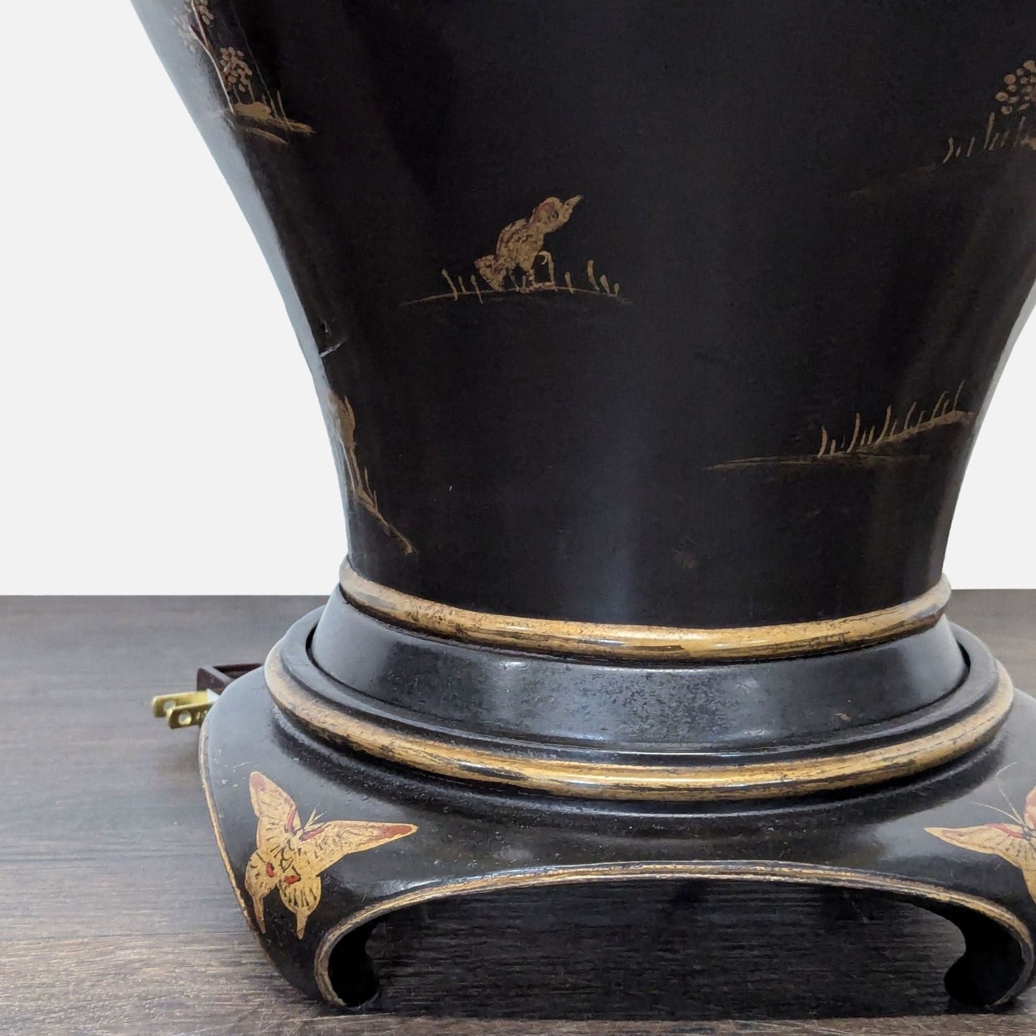 Chinoiserie Style Black Lacquer Table Lamp with Gilt Decoration - Thumbnail 5