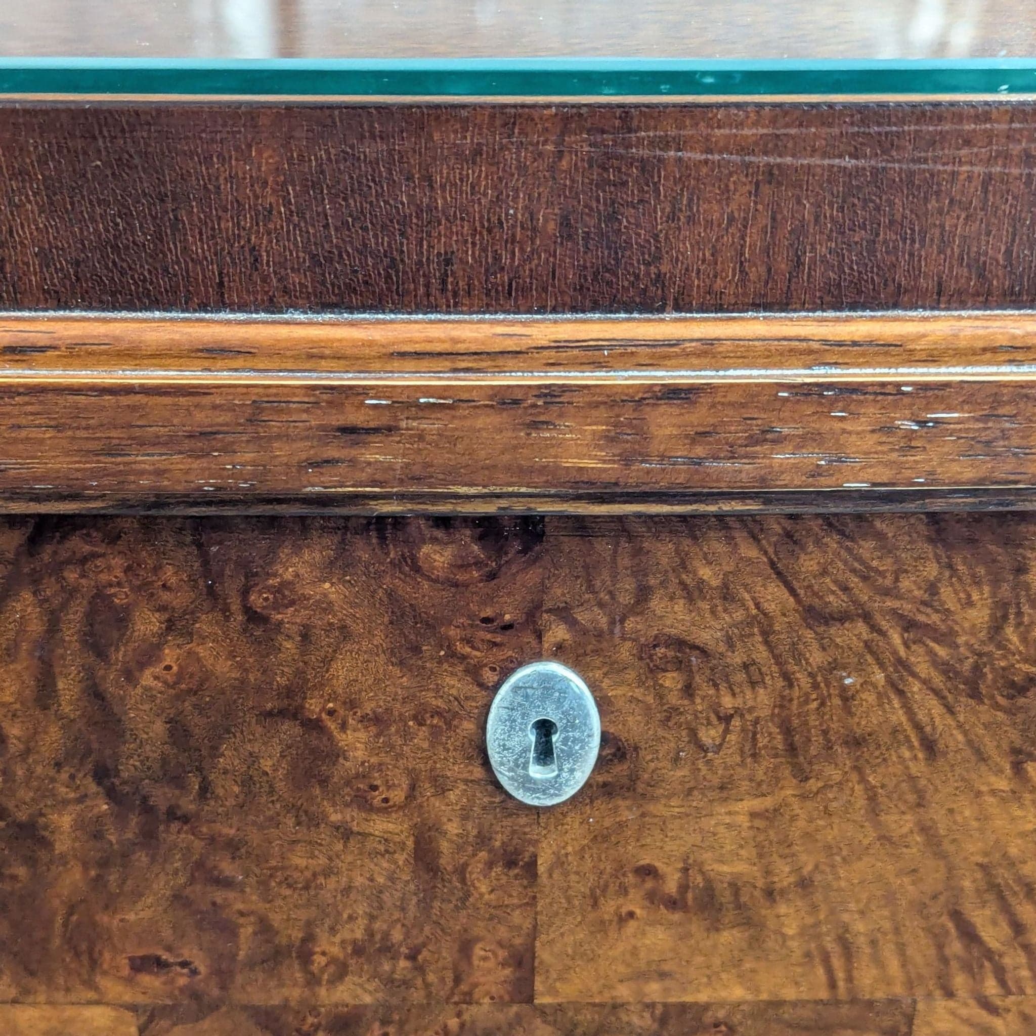 Thomasville Bow Front Burl Veneer Sideboard Buffet - Thumbnail 7