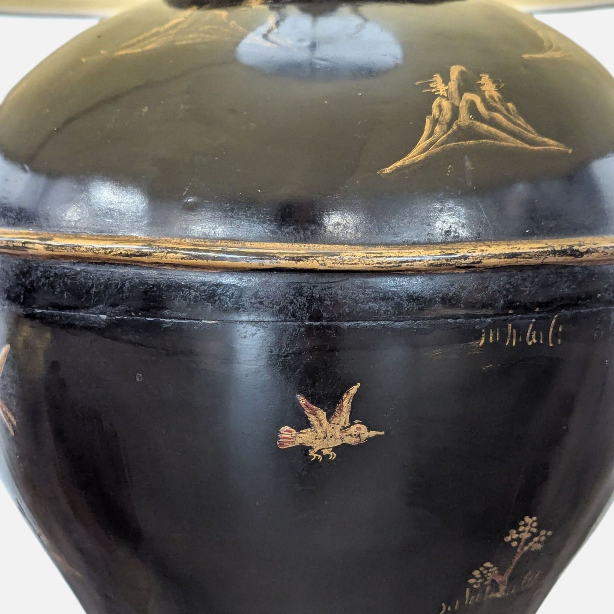Chinoiserie Style Black Lacquer Table Lamp with Gilt Decoration - Thumbnail 4
