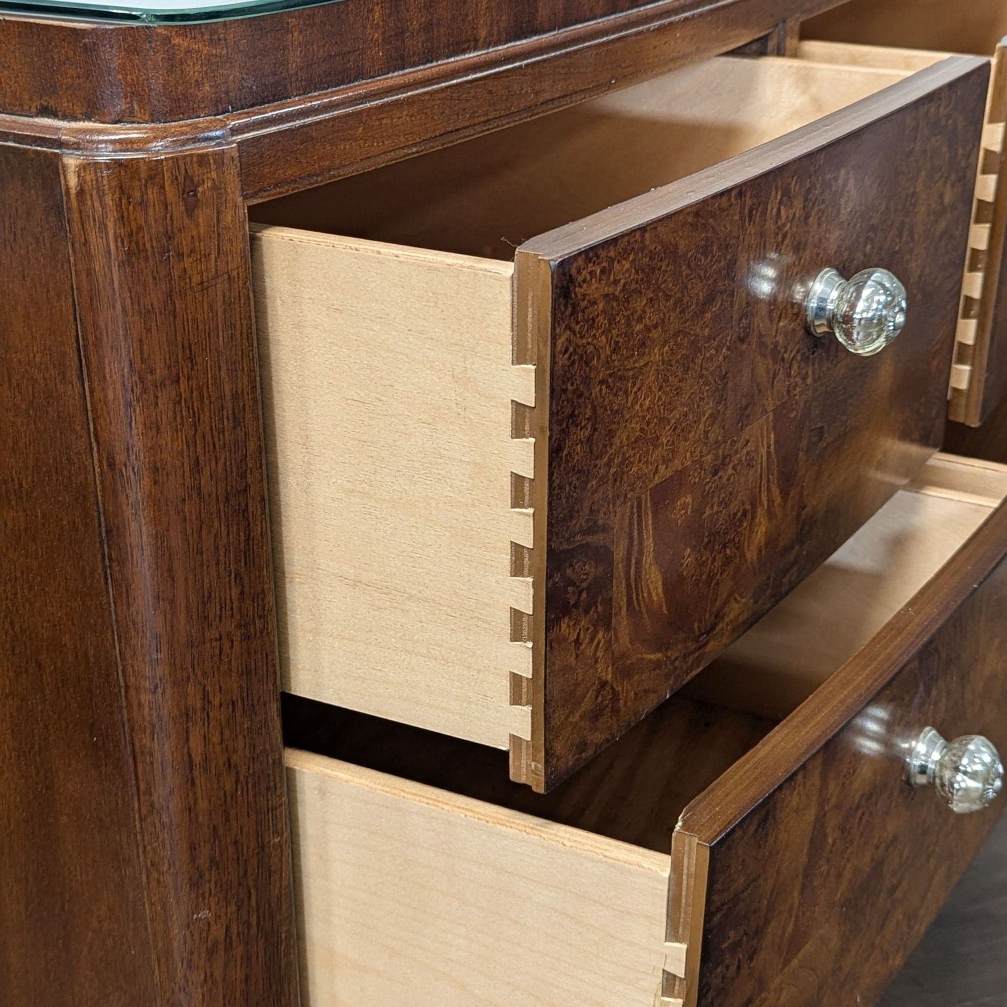 Thomasville Bow Front Burl Veneer Sideboard Buffet - Thumbnail 10