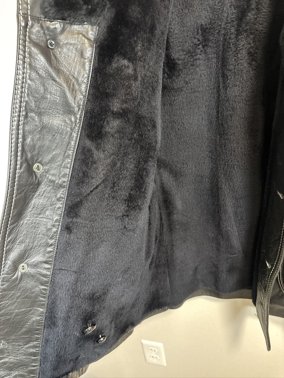 Vintage Cresco Men's Black Leather Faux Fur Lined Button Front Coat 42 - Thumbnail 6