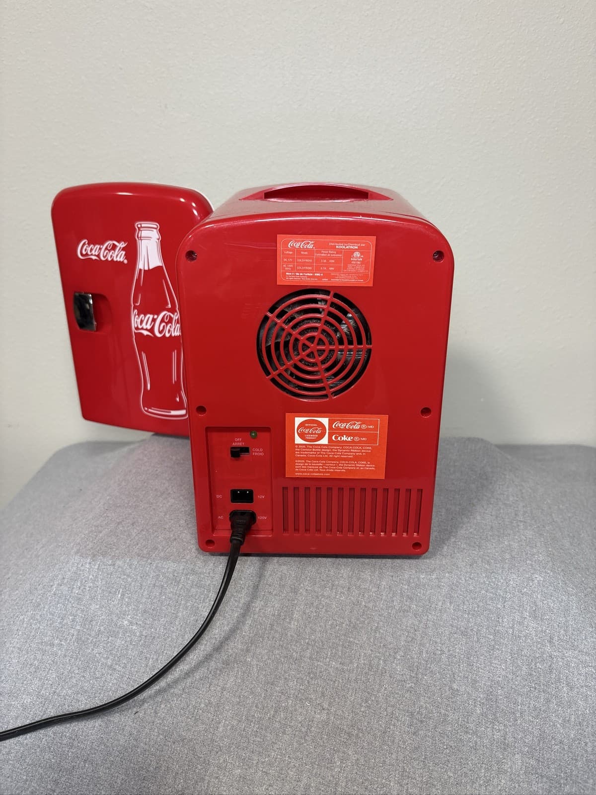Coca-Cola 4L 6-Can Mini Fridge Portable Red 120v - Thumbnail 3