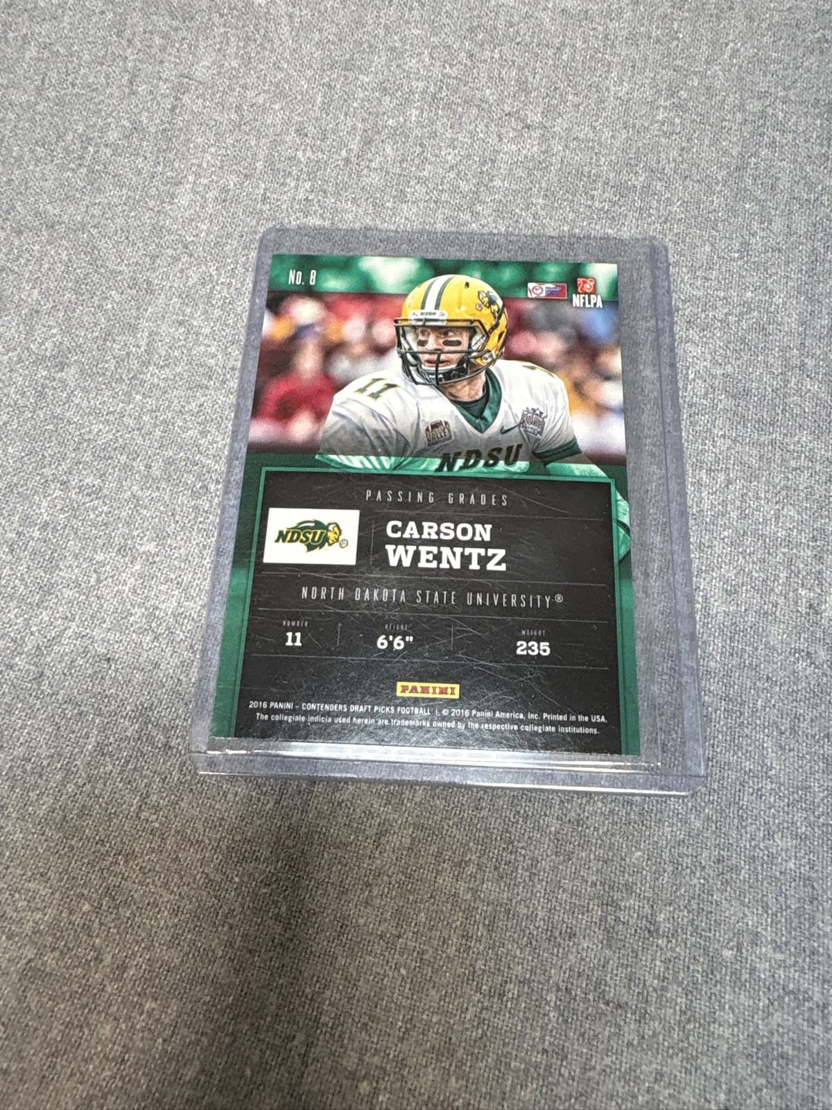 2017 Panini Contenders Draft Picks Carson Wentz Passing NDSU - Thumbnail 2