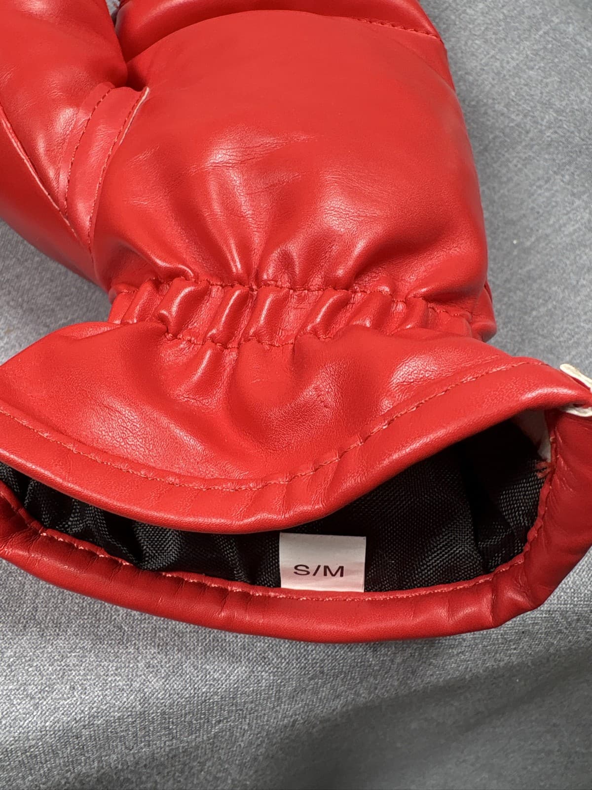 Everlast Boxing Gloves and Punch Mitt Set Red Training Sparring Small/Medium - Thumbnail 3