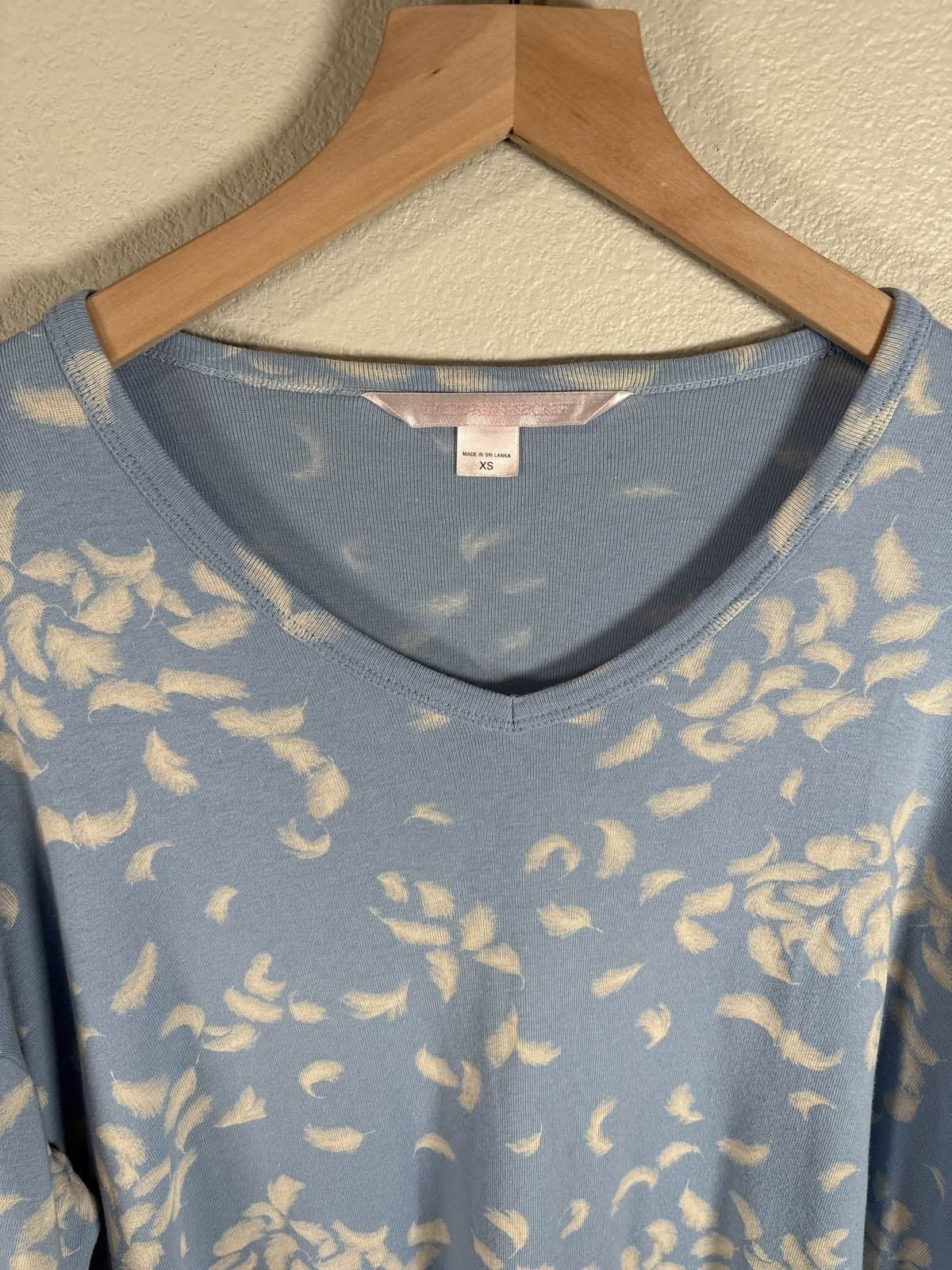 Victoria's Secret Blue Feather Print V-Neck Long Sleeve Sleepwear Women's XS - Thumbnail 2