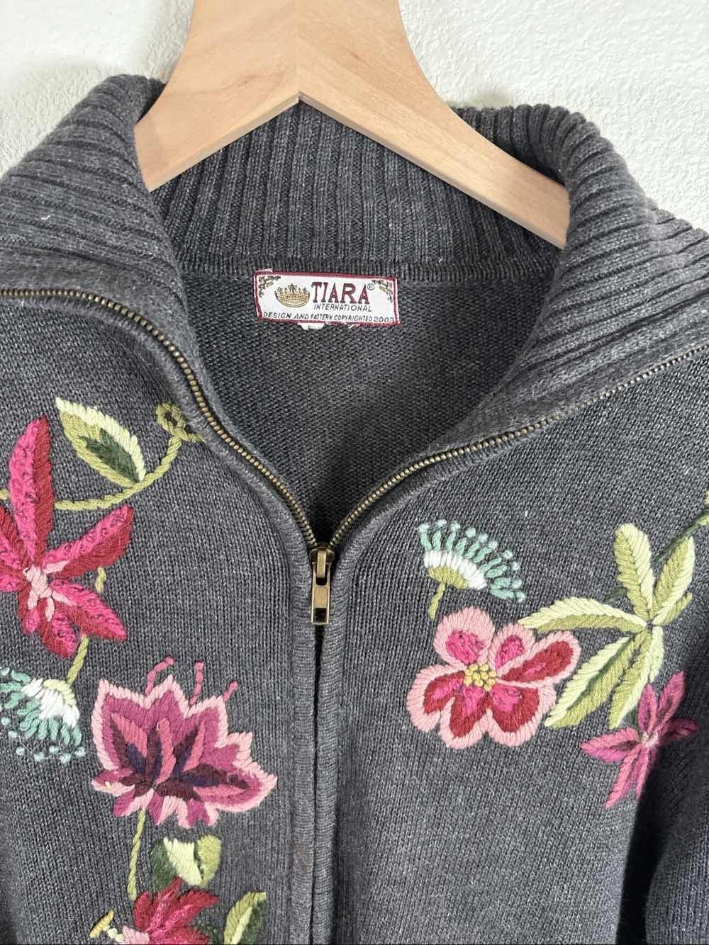 Tiara International Gray Floral Embroidered Zip Cardigan M - Thumbnail 4
