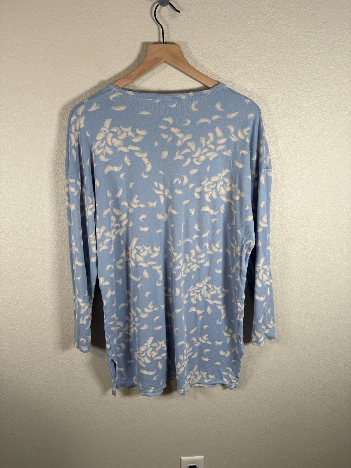 Victoria's Secret Blue Feather Print V-Neck Long Sleeve Sleepwear Women's XS - Thumbnail 4