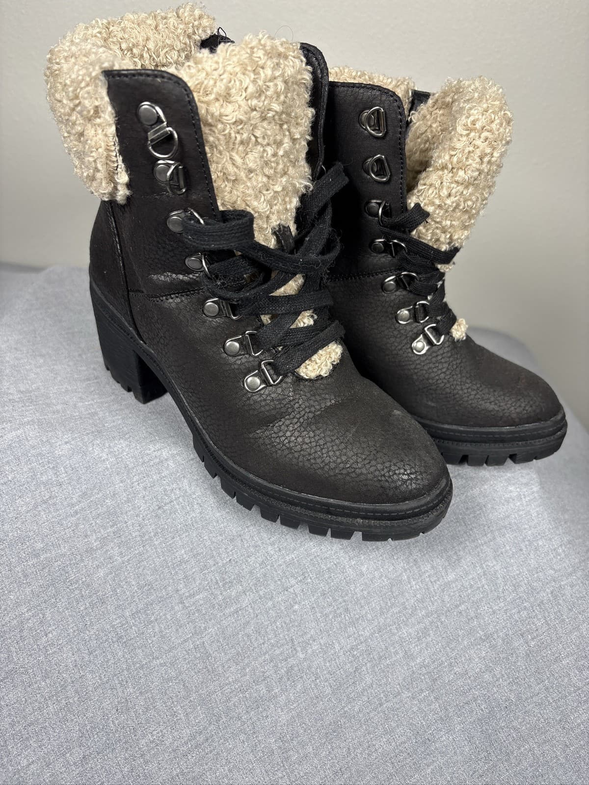Very G Black Boots Sherpa Lined Combat Hiking Size 7 - Thumbnail 3