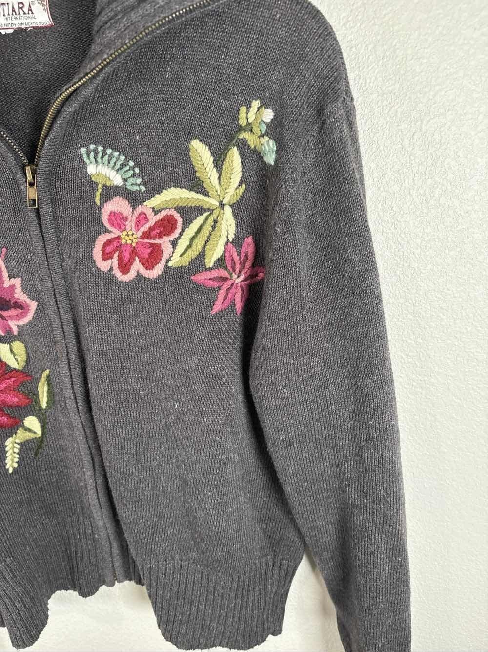 Tiara International Gray Floral Embroidered Zip Cardigan M - Thumbnail 3