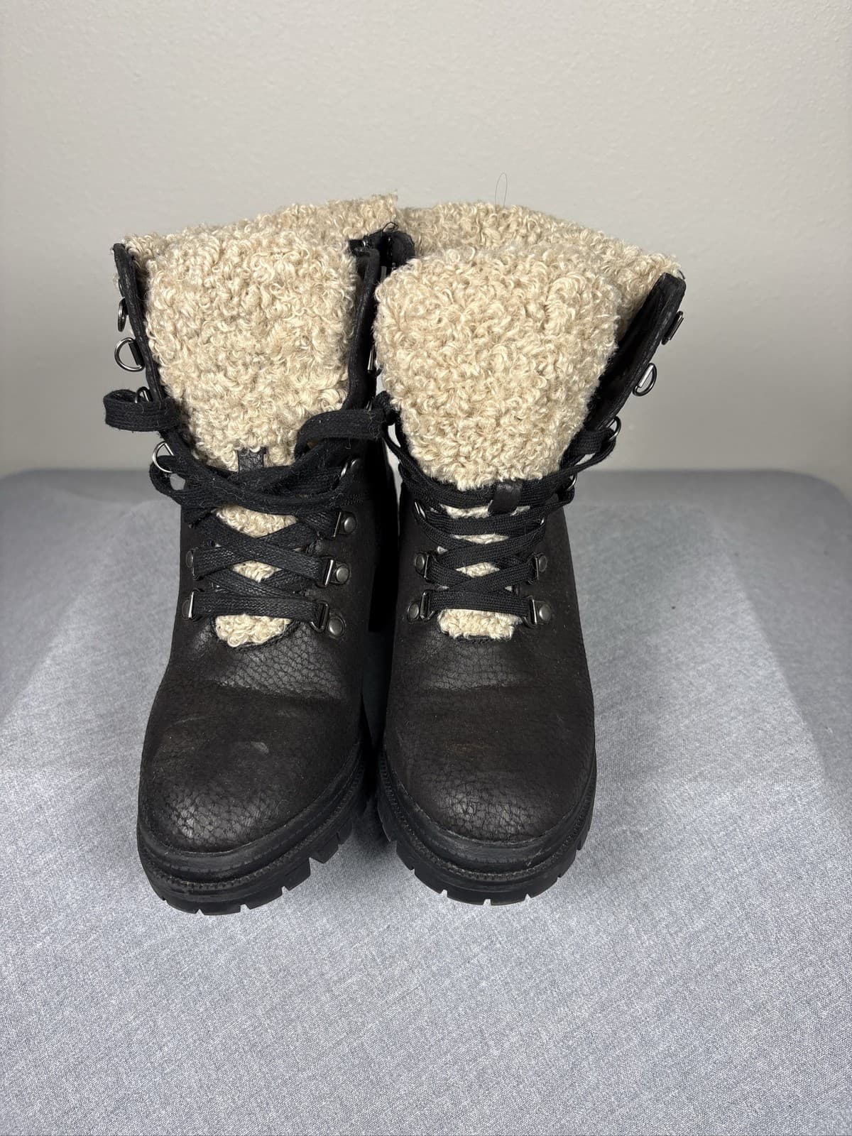 Very G Black Boots Sherpa Lined Combat Hiking Size 7 - Thumbnail 2