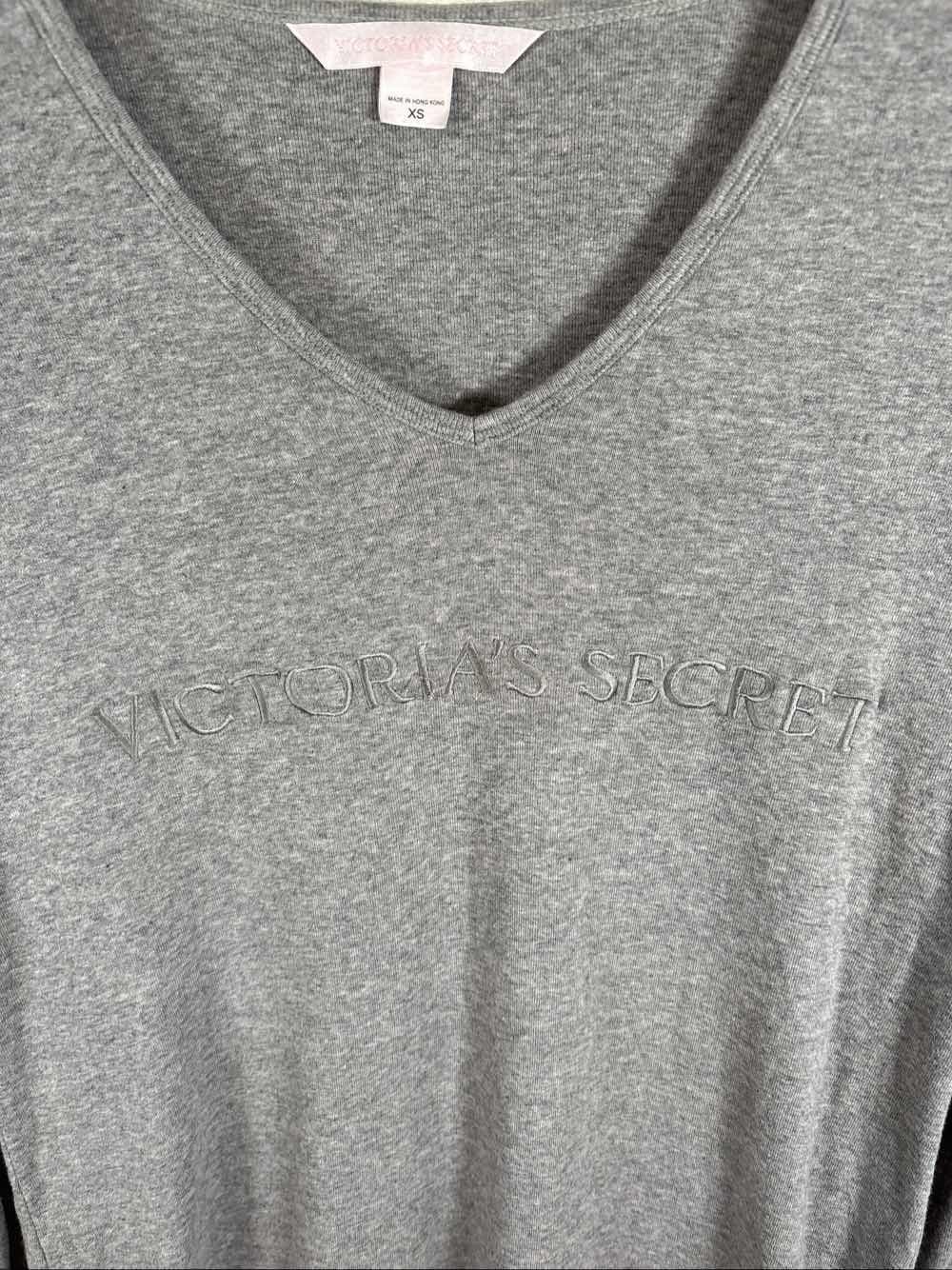 Victoria's Secret Women's Gray V-Neck Long Sleeve Sleepwear Top XS Logo - Thumbnail 4