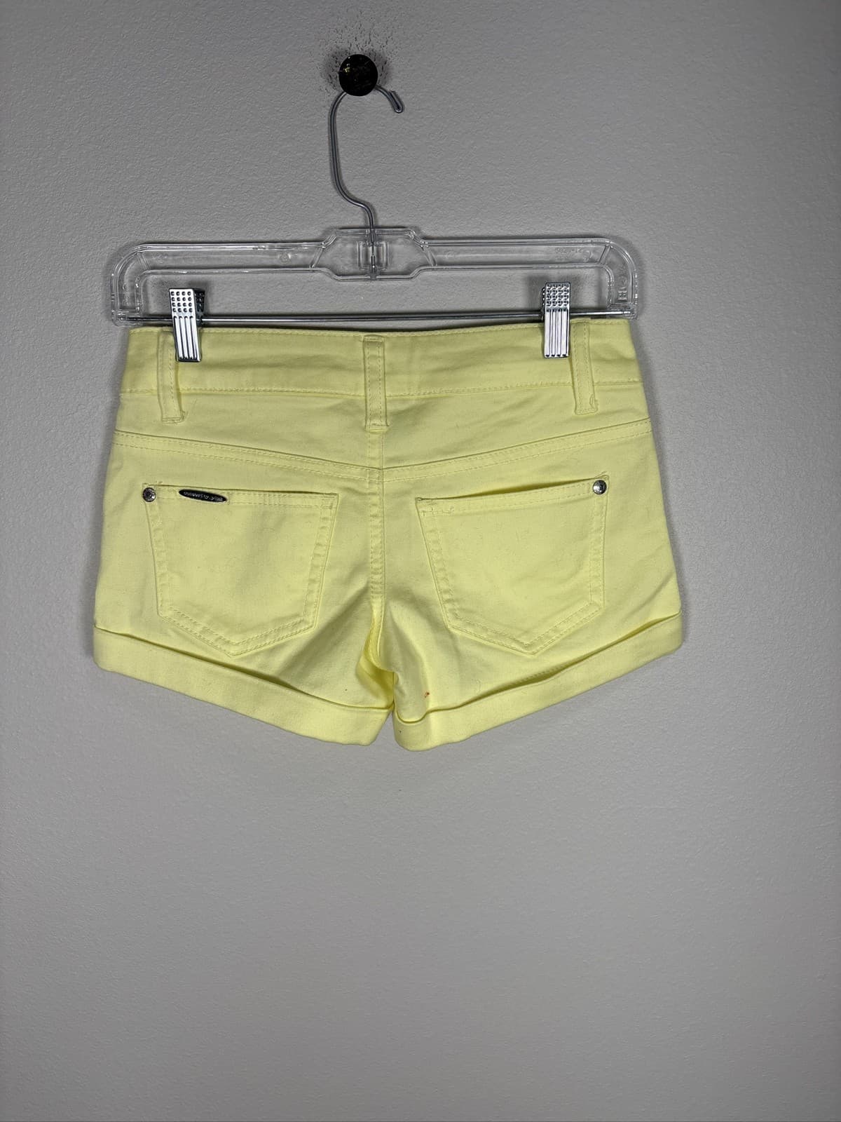 Celebrity Pink Yellow Cuffed Denim Shorts Womens Size 0/24 Stretch - Thumbnail 2