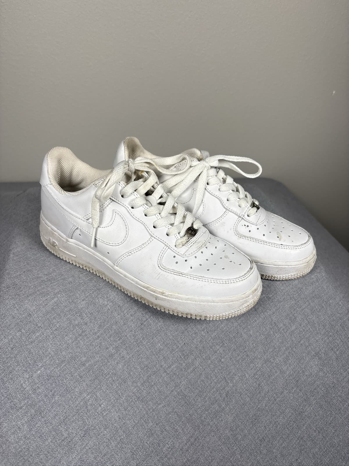 Nike Air Force 1 07 Low Triple White Men's Sneakers CW2288-111 Size 6 - Thumbnail 3