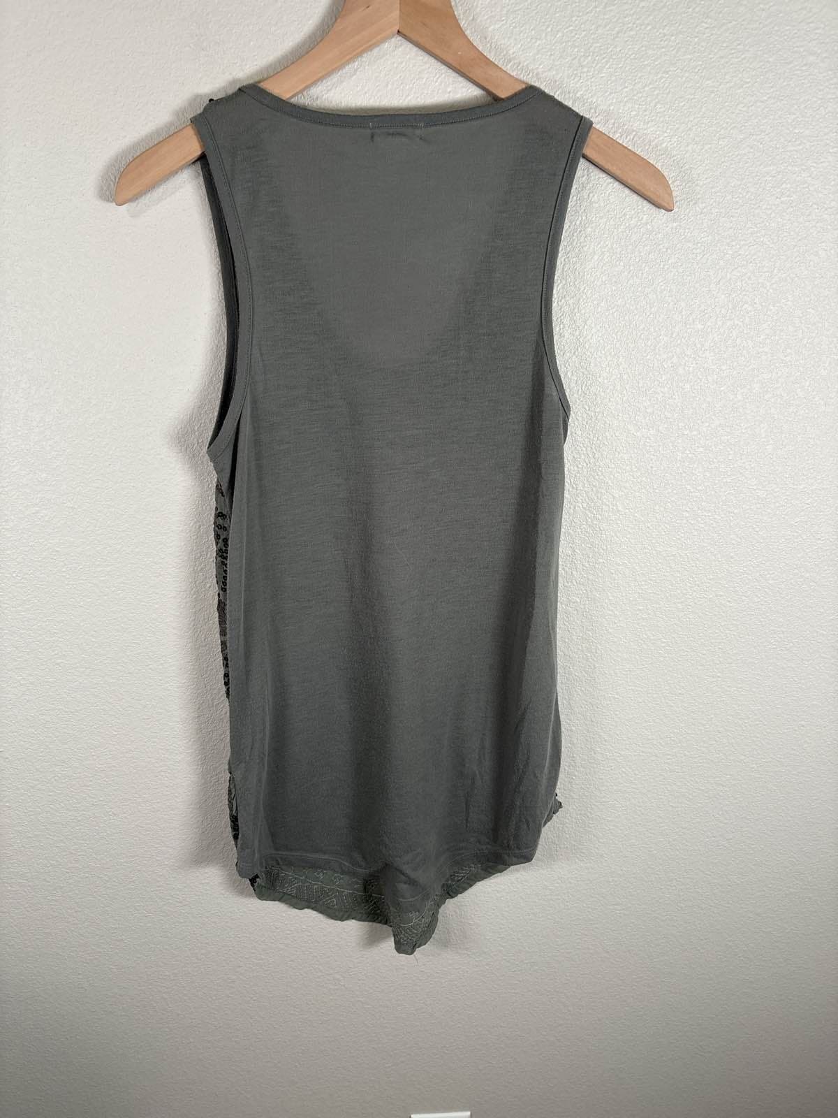 Silence + Noise Gray Sequin Geometric Aztec Top UO S - Thumbnail 4