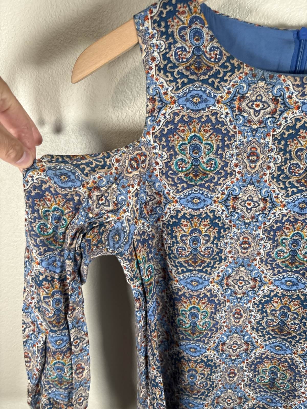 Fashion Union Women's Blue Paisley Cold Shoulder Long Sleeve Shift Dress XS 4 - Thumbnail 2