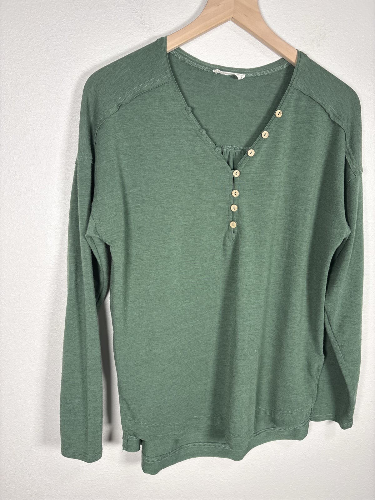 Women's New In S Green Slub Knit Henley V-Neck Long Sleeve Shirt Blouse - Thumbnail 3