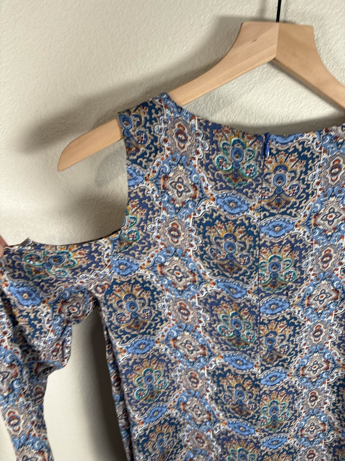 Fashion Union Women's Blue Paisley Cold Shoulder Long Sleeve Shift Dress XS 4 - Thumbnail 6