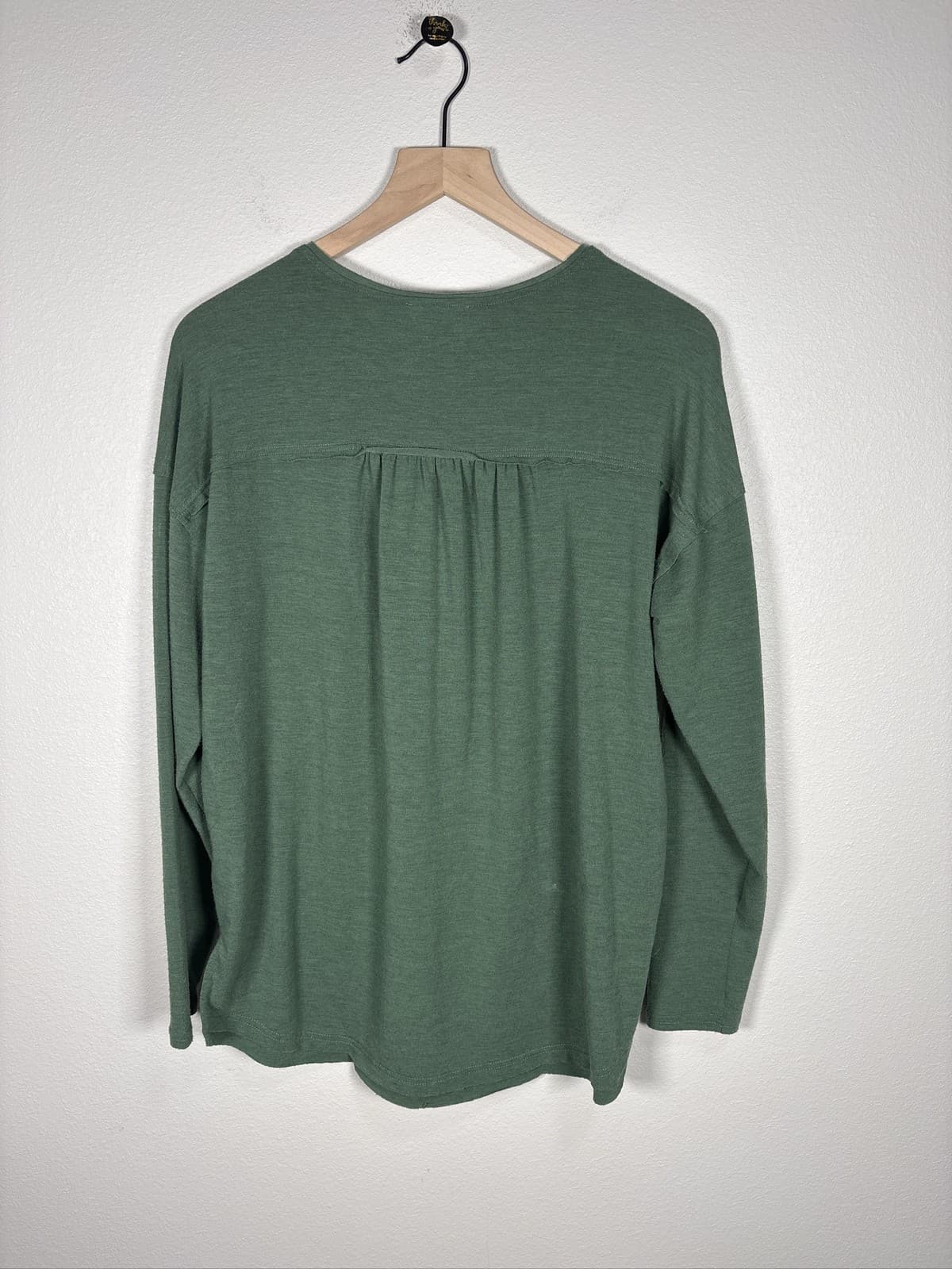 Women's New In S Green Slub Knit Henley V-Neck Long Sleeve Shirt Blouse - Thumbnail 4