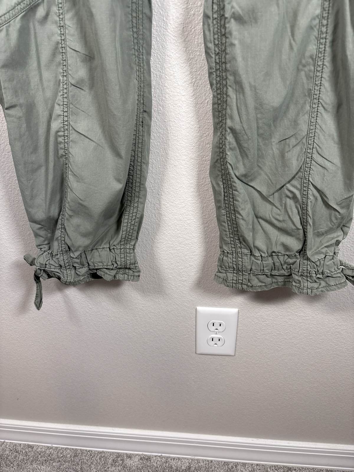 Mossimo Supply Co Womens Olive Green Cargo Capri Pants Drawstring Hem 11 - Thumbnail 4
