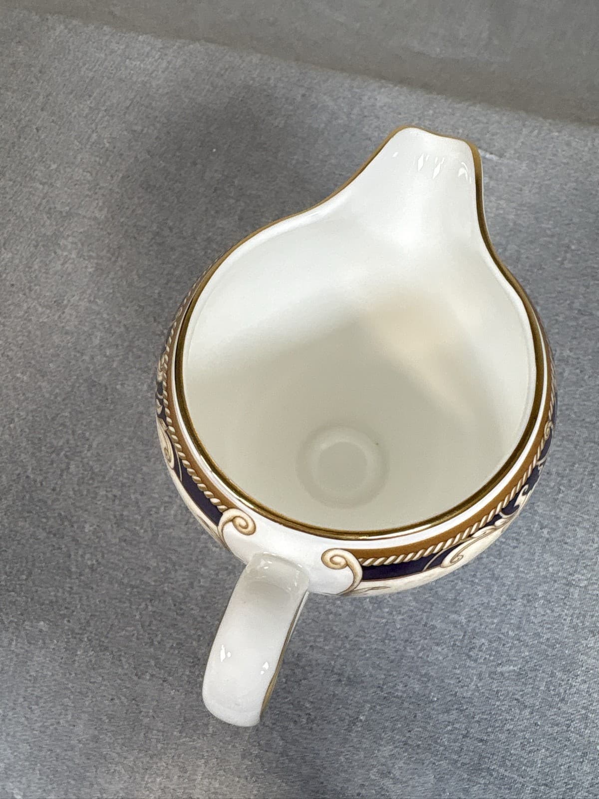Wedgwood White Bone China Coffee Pot Tea Set Creamer Sugar Gold Trim - Thumbnail 18