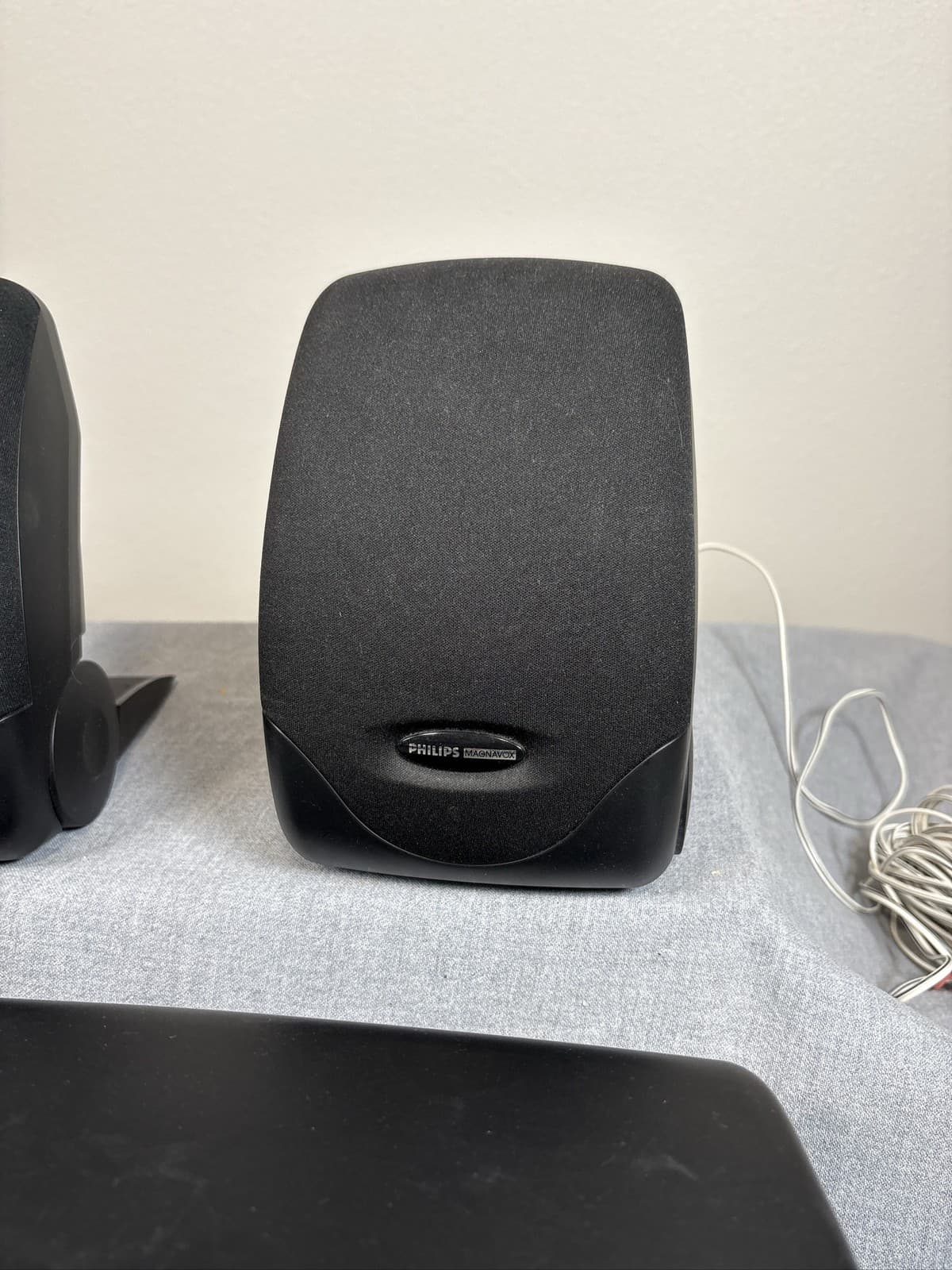 Philips Magnavox MX900 Home Theater Sound System - Thumbnail 2