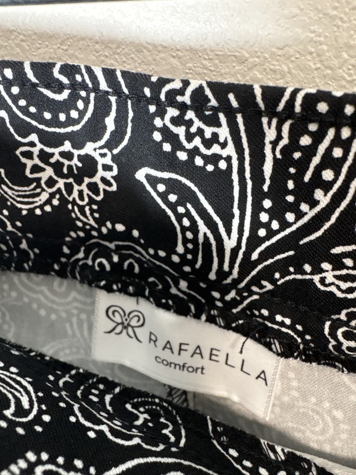 Rafaella Womens Comfort Bermuda Shorts Size 8 Black White Paisley - Thumbnail 2
