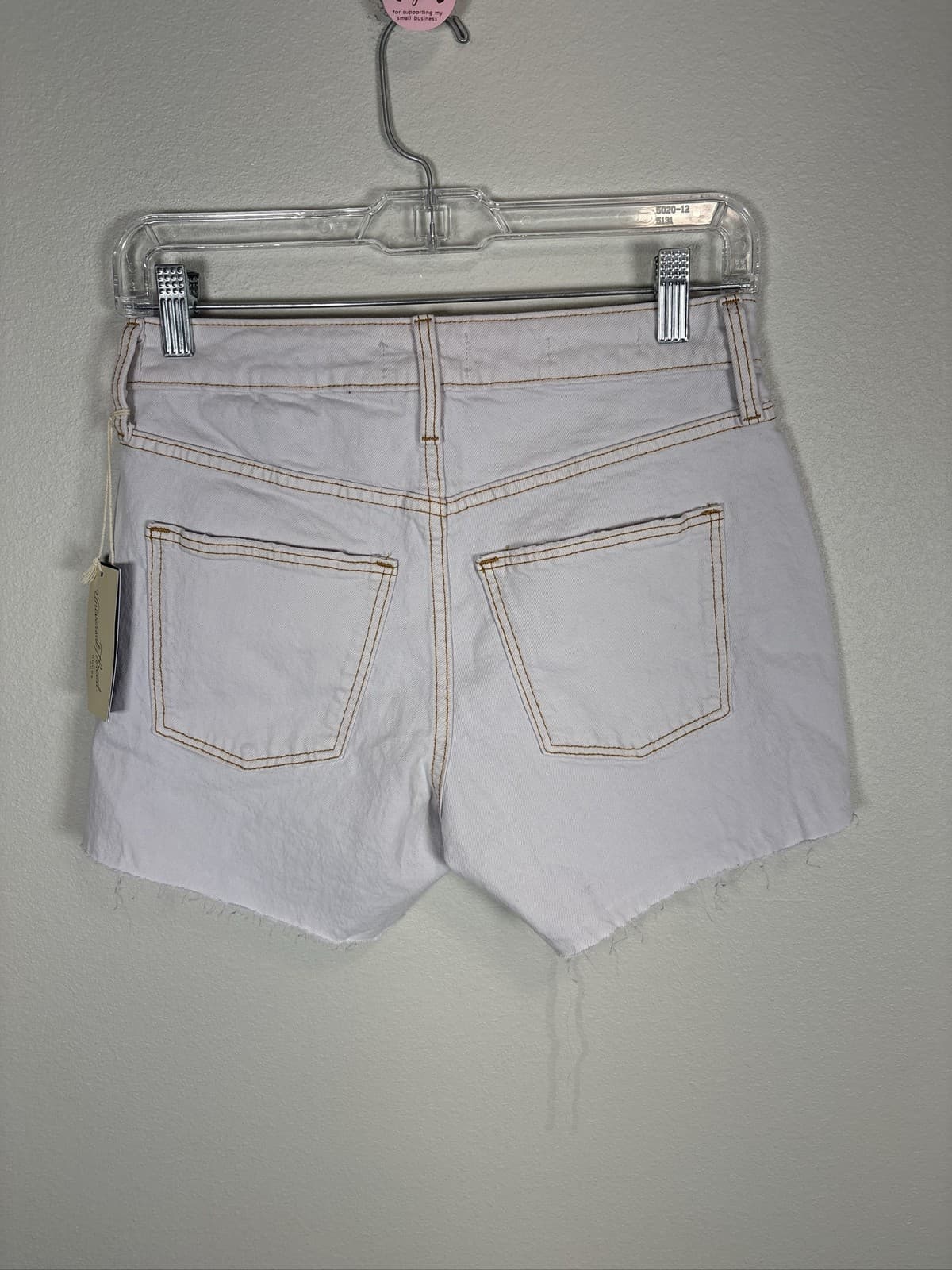 Universal Thread Women White High Rise Denim Curvy Midi Shorts Size 6 - Thumbnail 2
