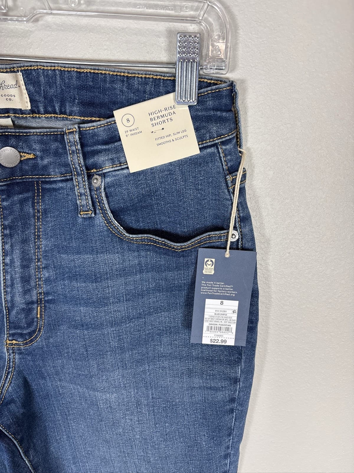 Universal Thread Womens Size 8 High Rise Bermuda Denim Shorts Raw Hem - Thumbnail 2