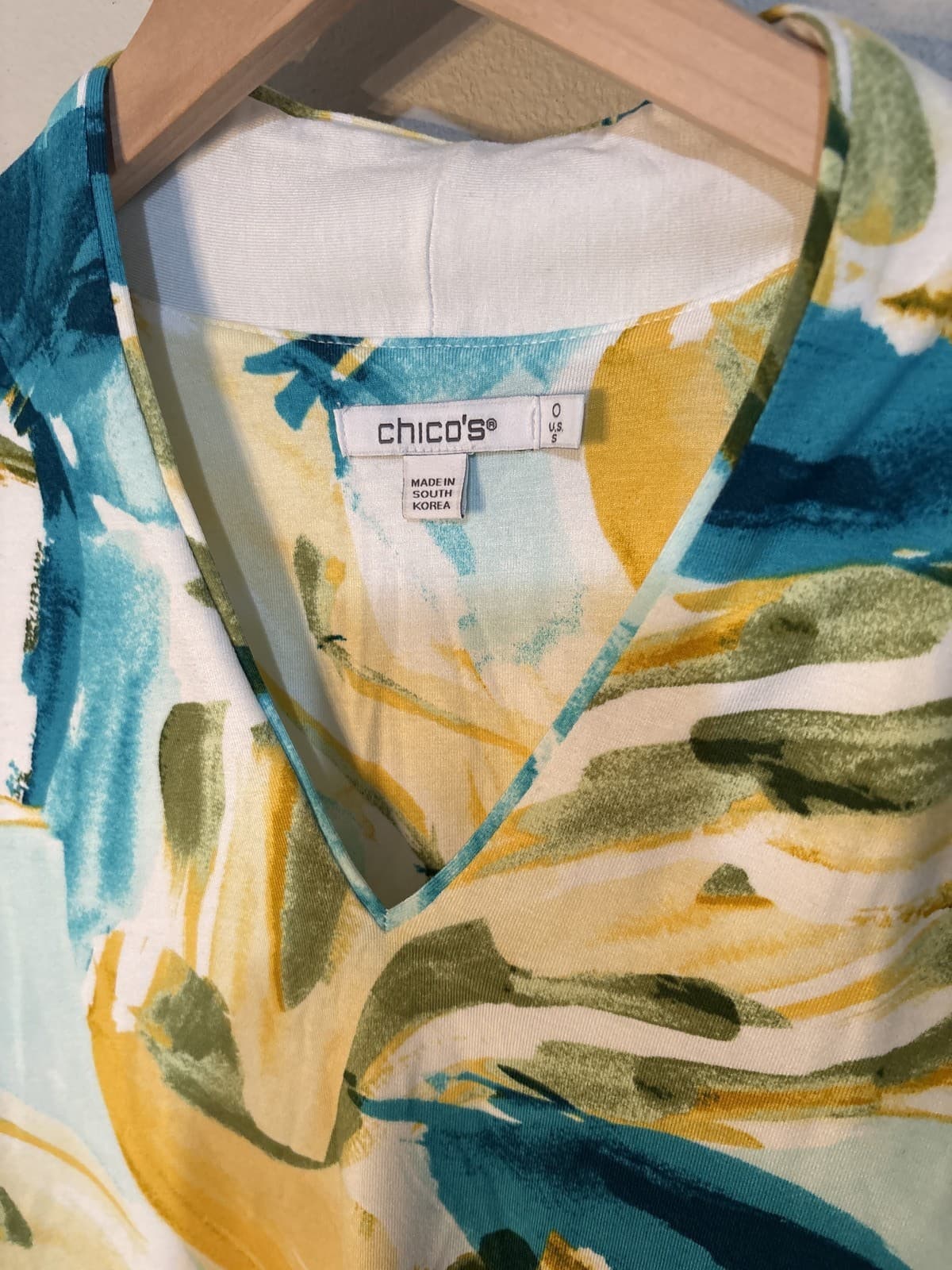 Chico's Women's Size S Abstract V-Neck 3/4 Sleeve Knit Top Teal Yellow - Thumbnail 2