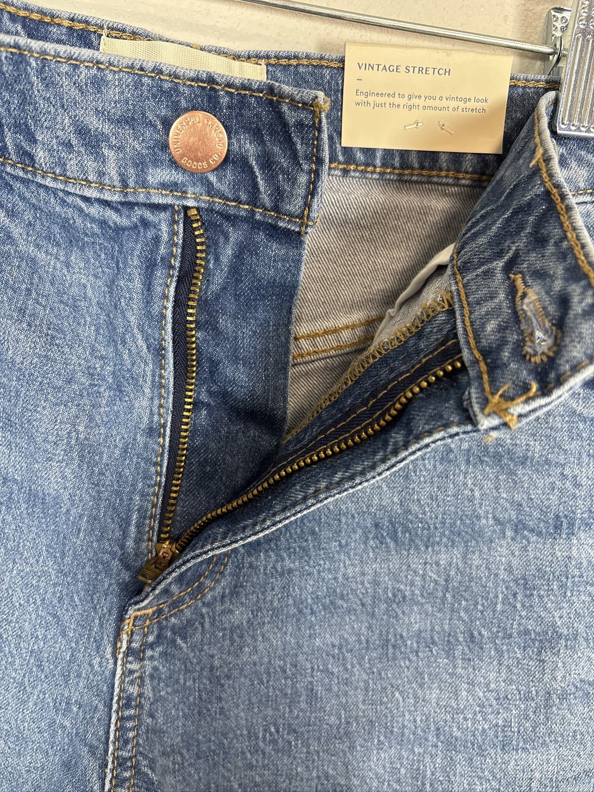 Universal Thread Womens Size 6 Denim Bermuda Shorts Raw Hem Blue Jean - Thumbnail 7