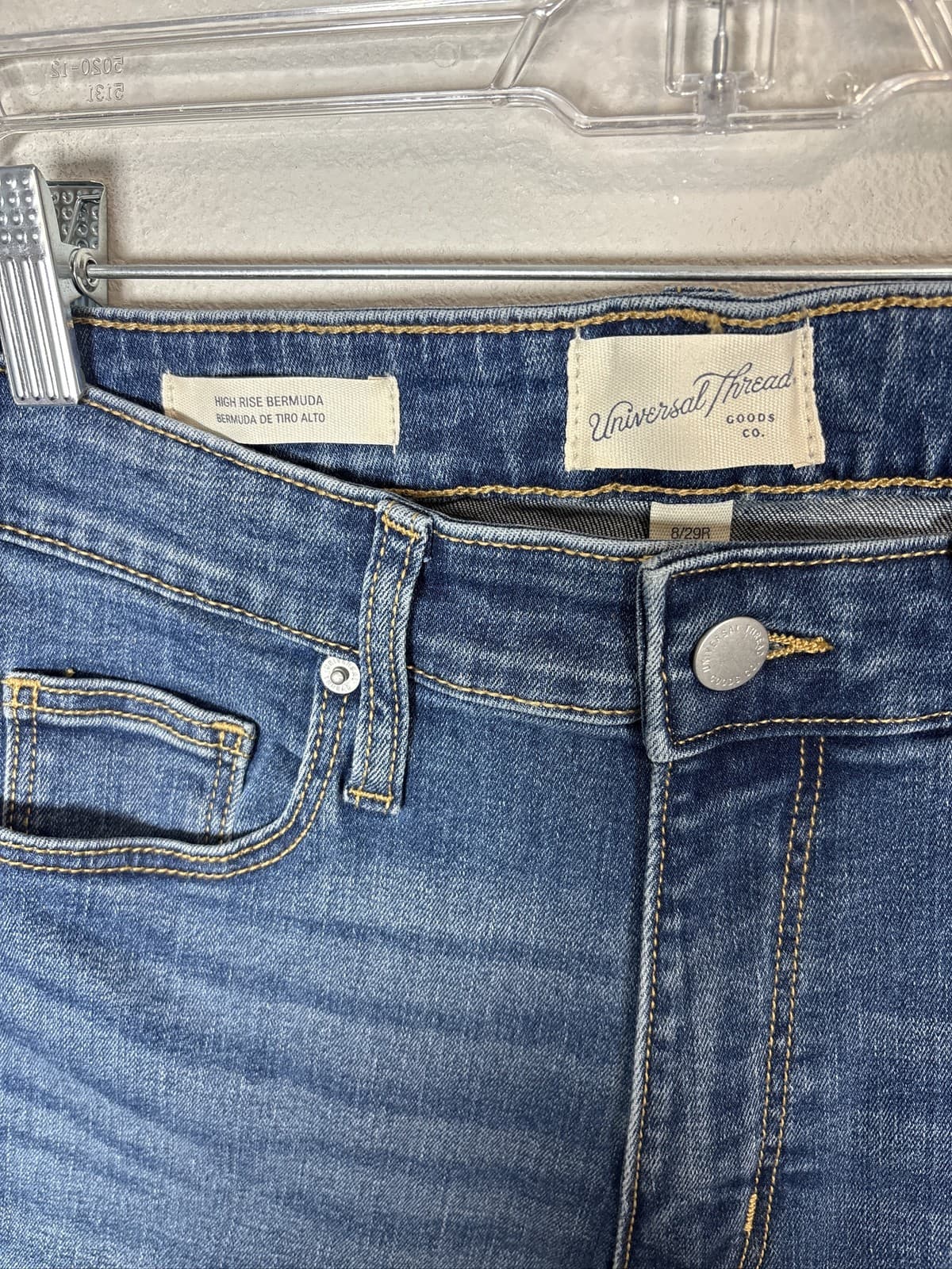 Universal Thread Womens Size 8 High Rise Bermuda Denim Shorts Raw Hem - Thumbnail 3